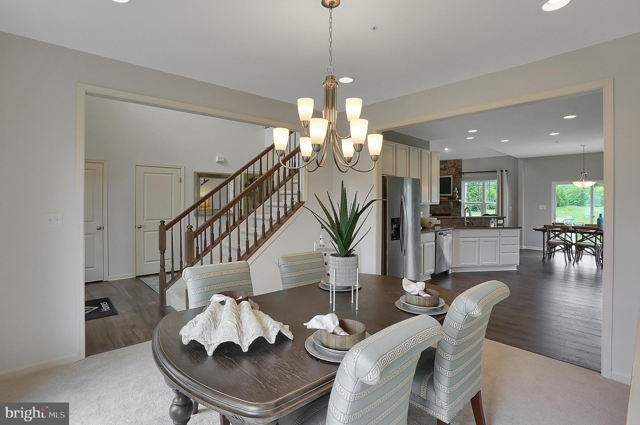 MONTGOMERY OAKS - Residential