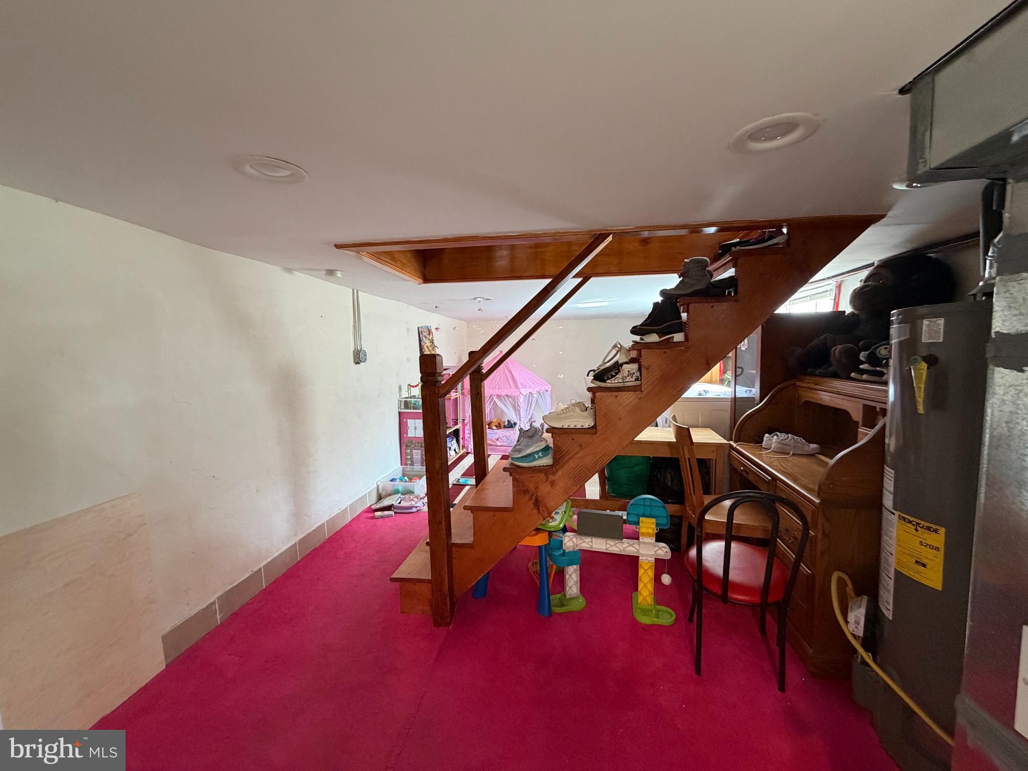 PHILADELPHIA (NORTHEAST) - Residential