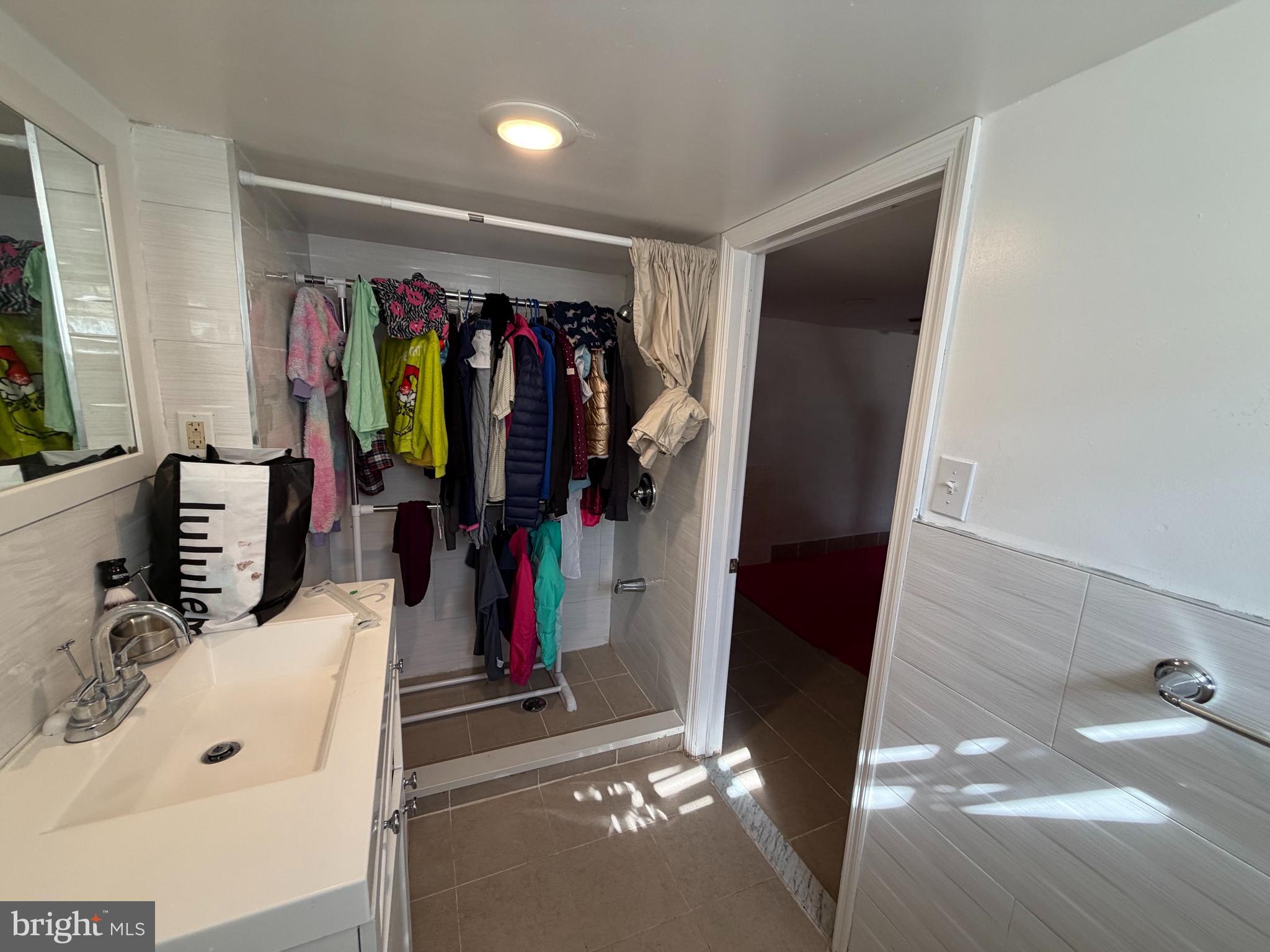 PHILADELPHIA (NORTHEAST) - Residential