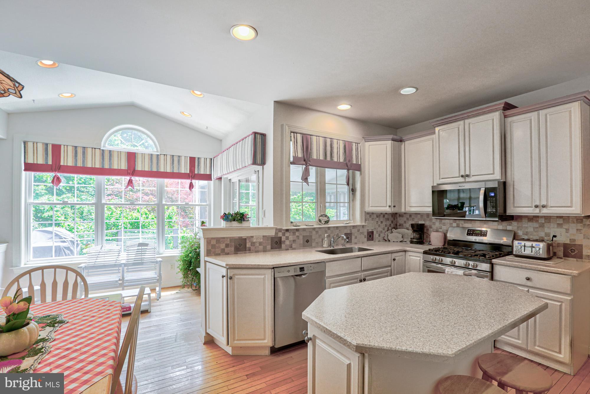 FALCONS LAIR - Residential
