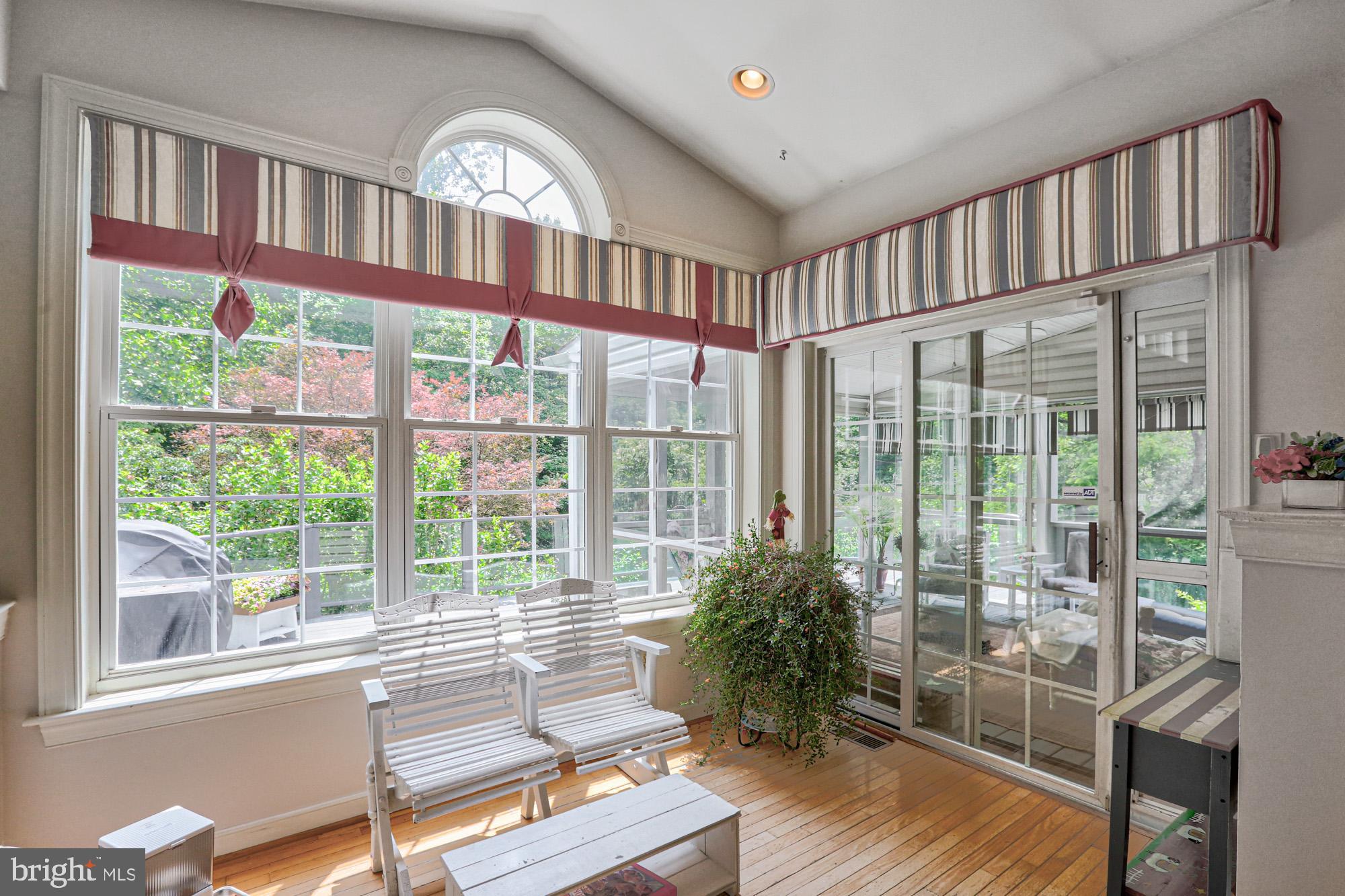 FALCONS LAIR - Residential