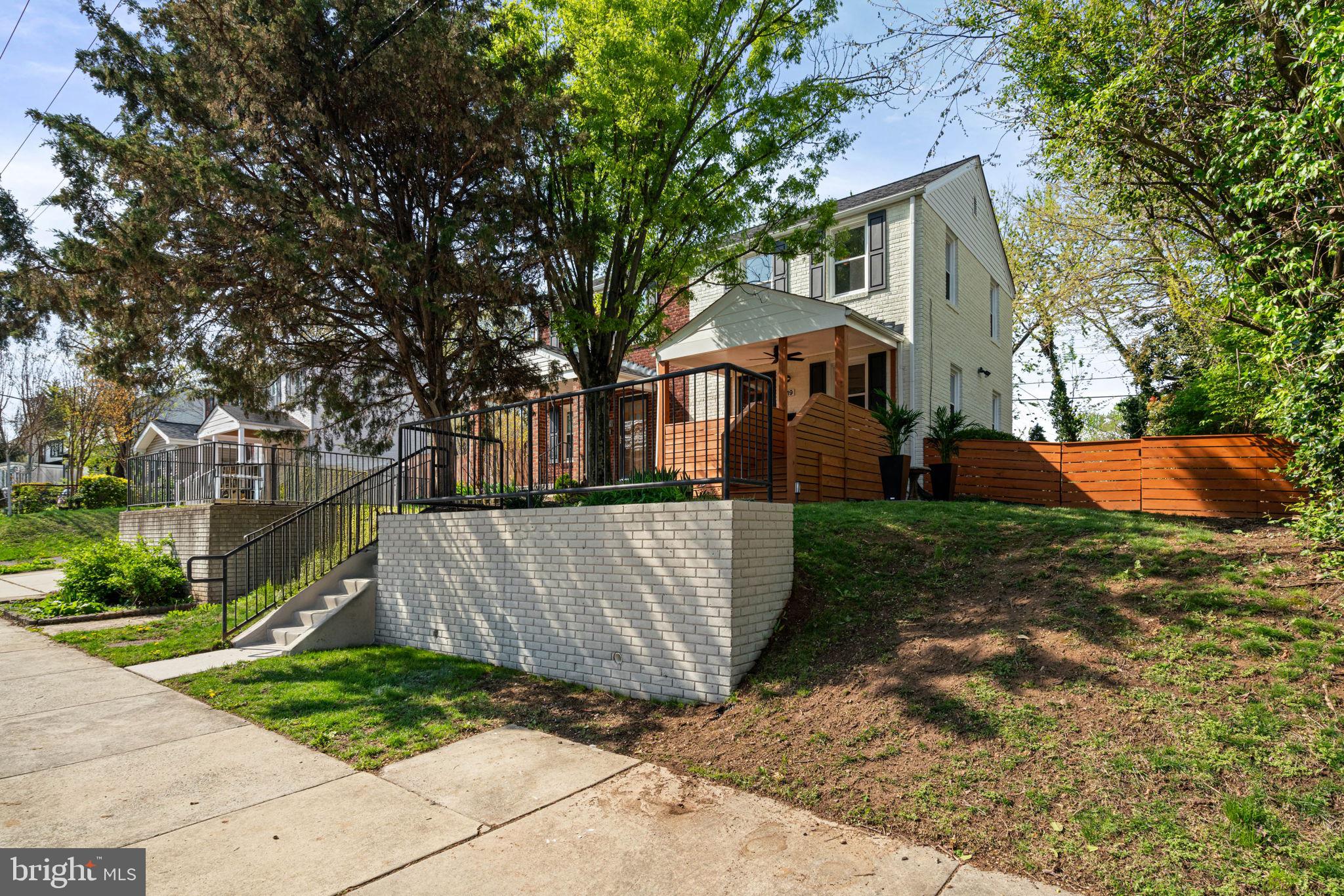 JEFFERSON MANOR - Residential