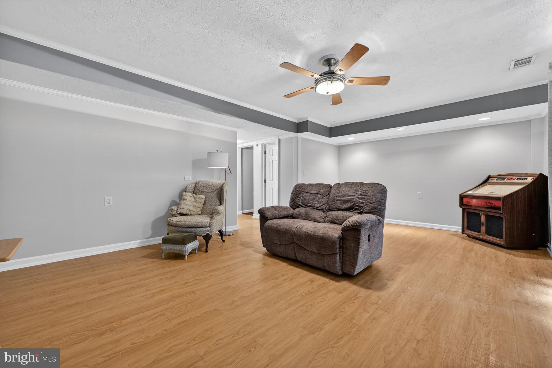 SPRIGGS COVE - Residential