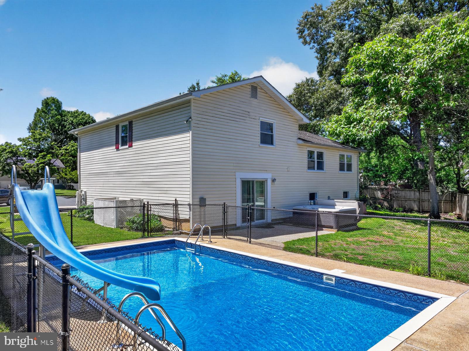 SPRIGGS COVE - Residential