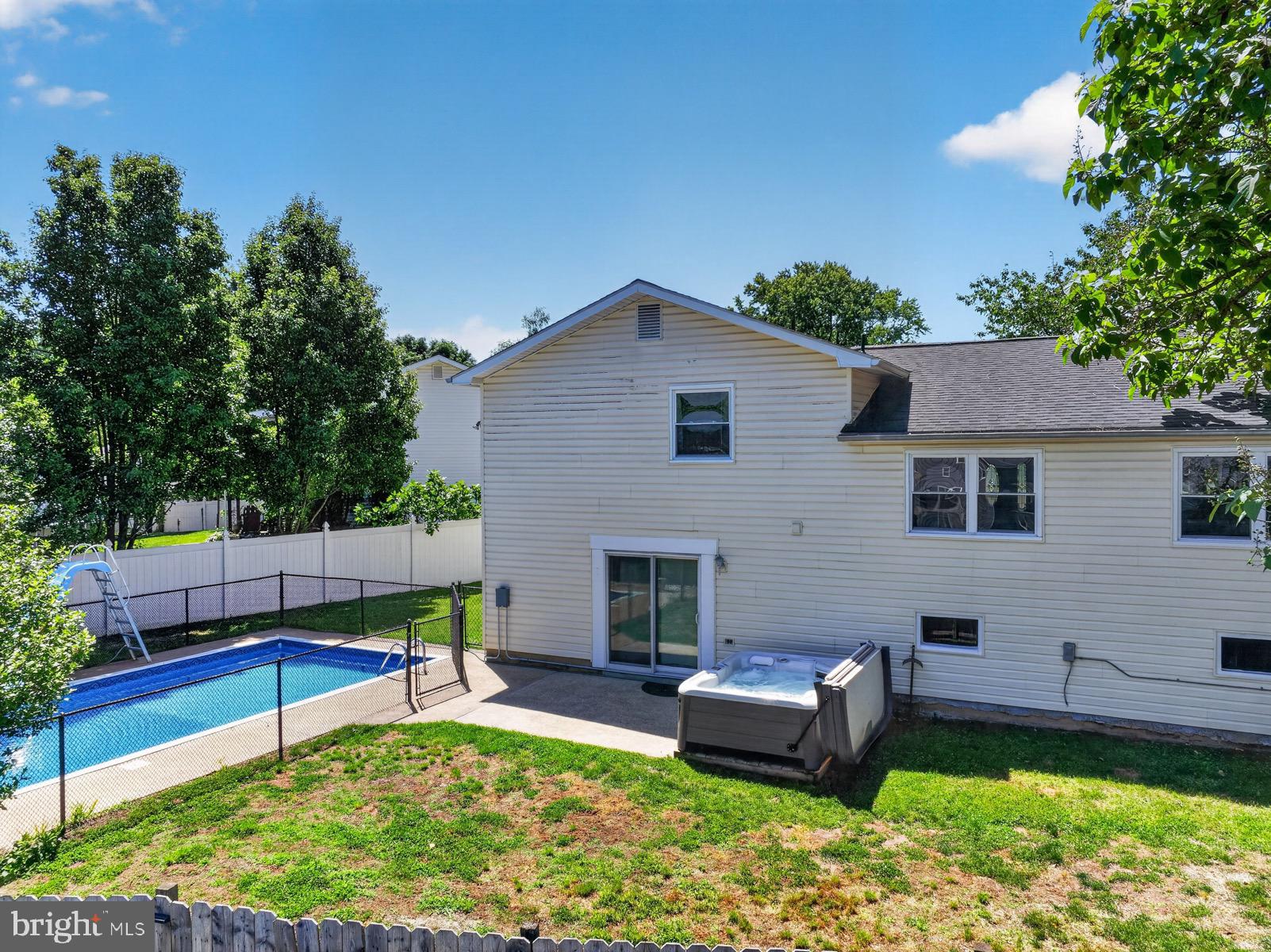 SPRIGGS COVE - Residential