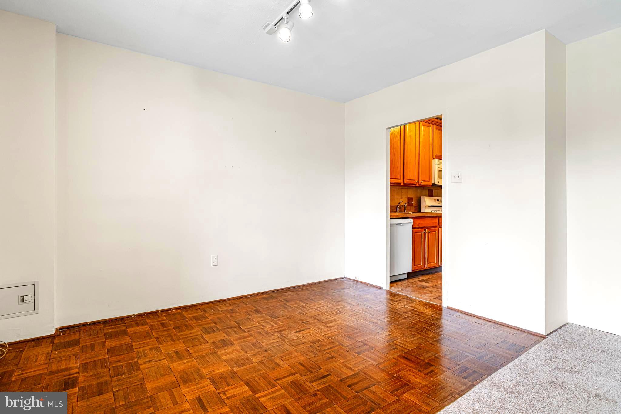 ELKINS PARK HOUSE - Residential