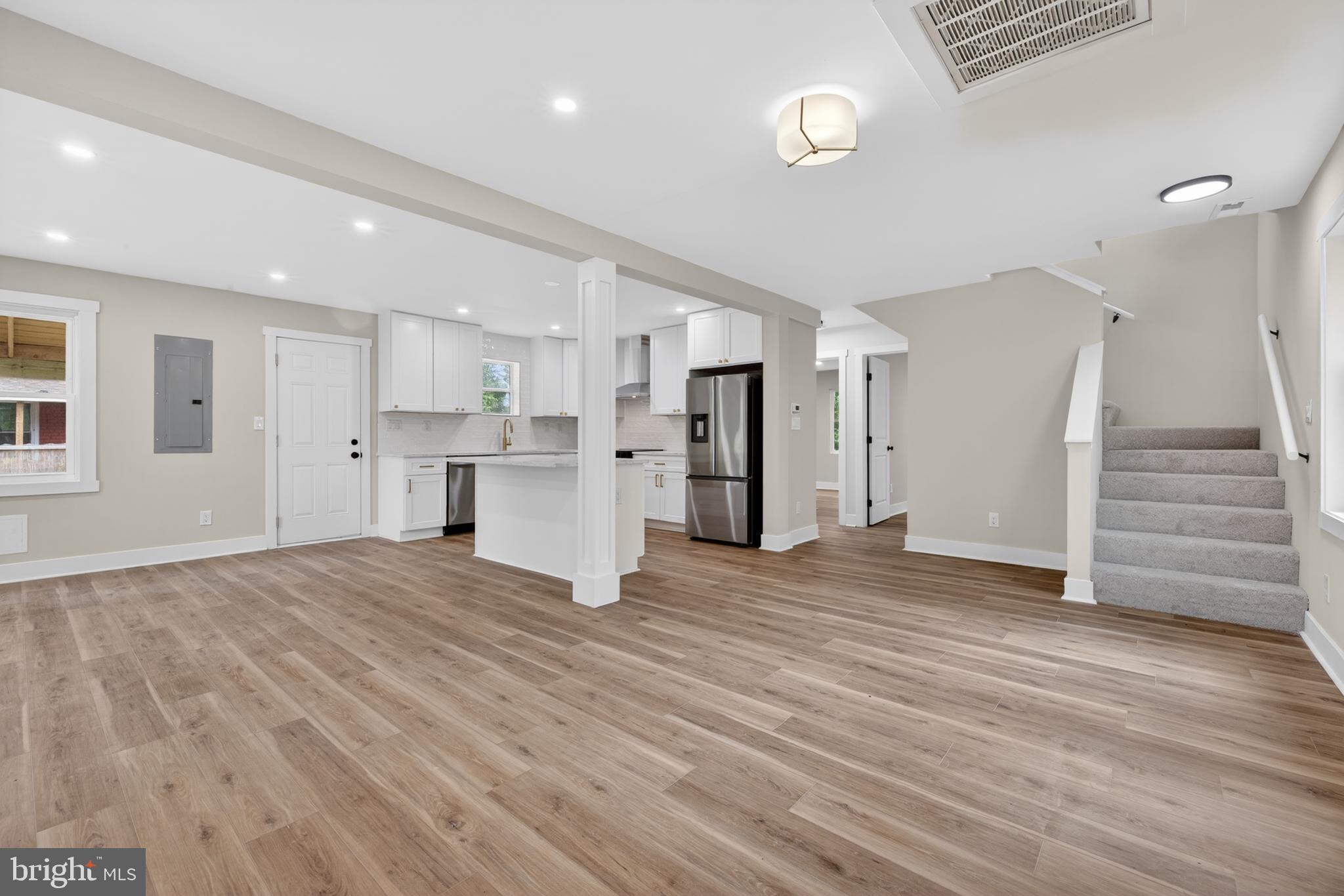 LANDOVER HILLS - Residential