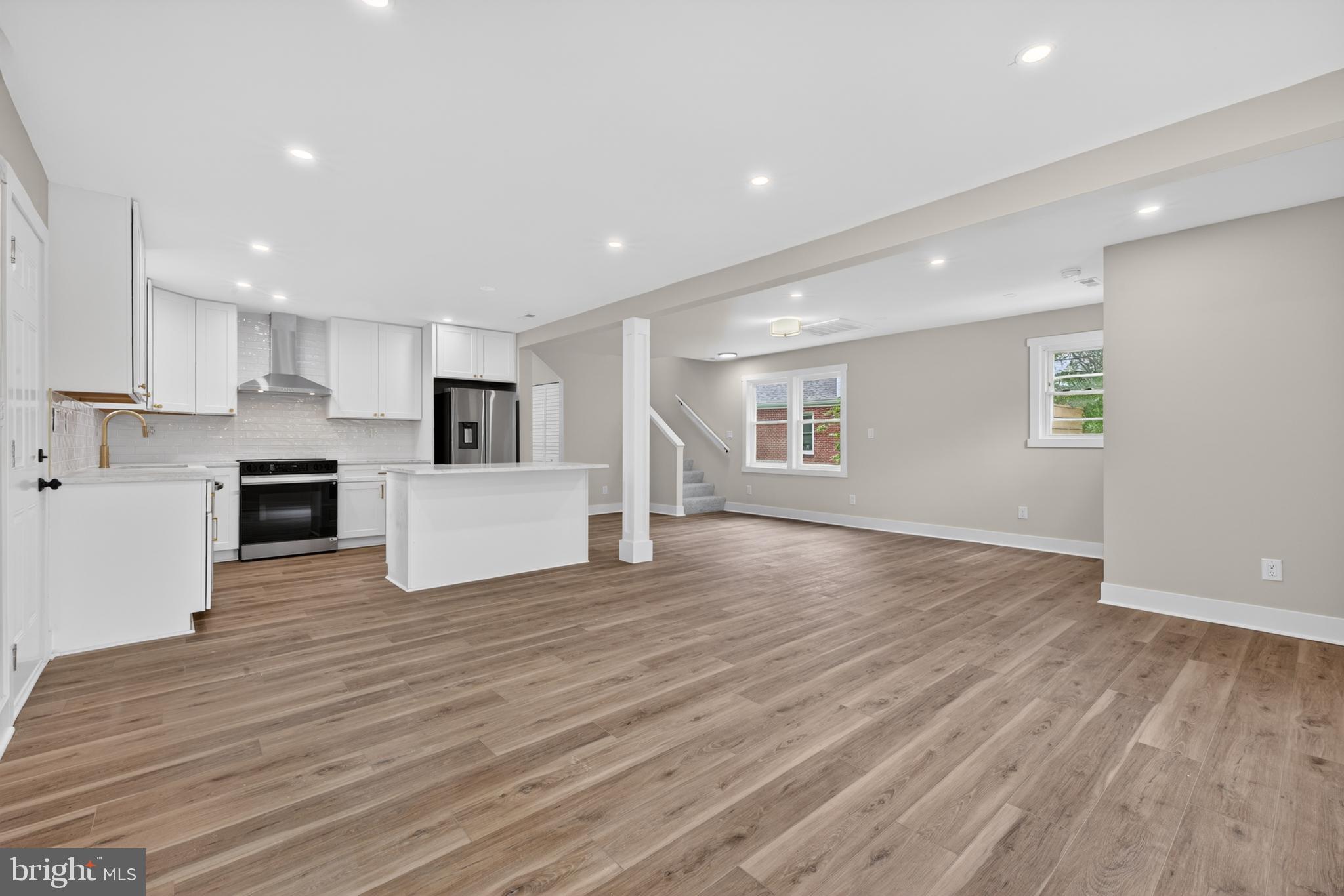 LANDOVER HILLS - Residential