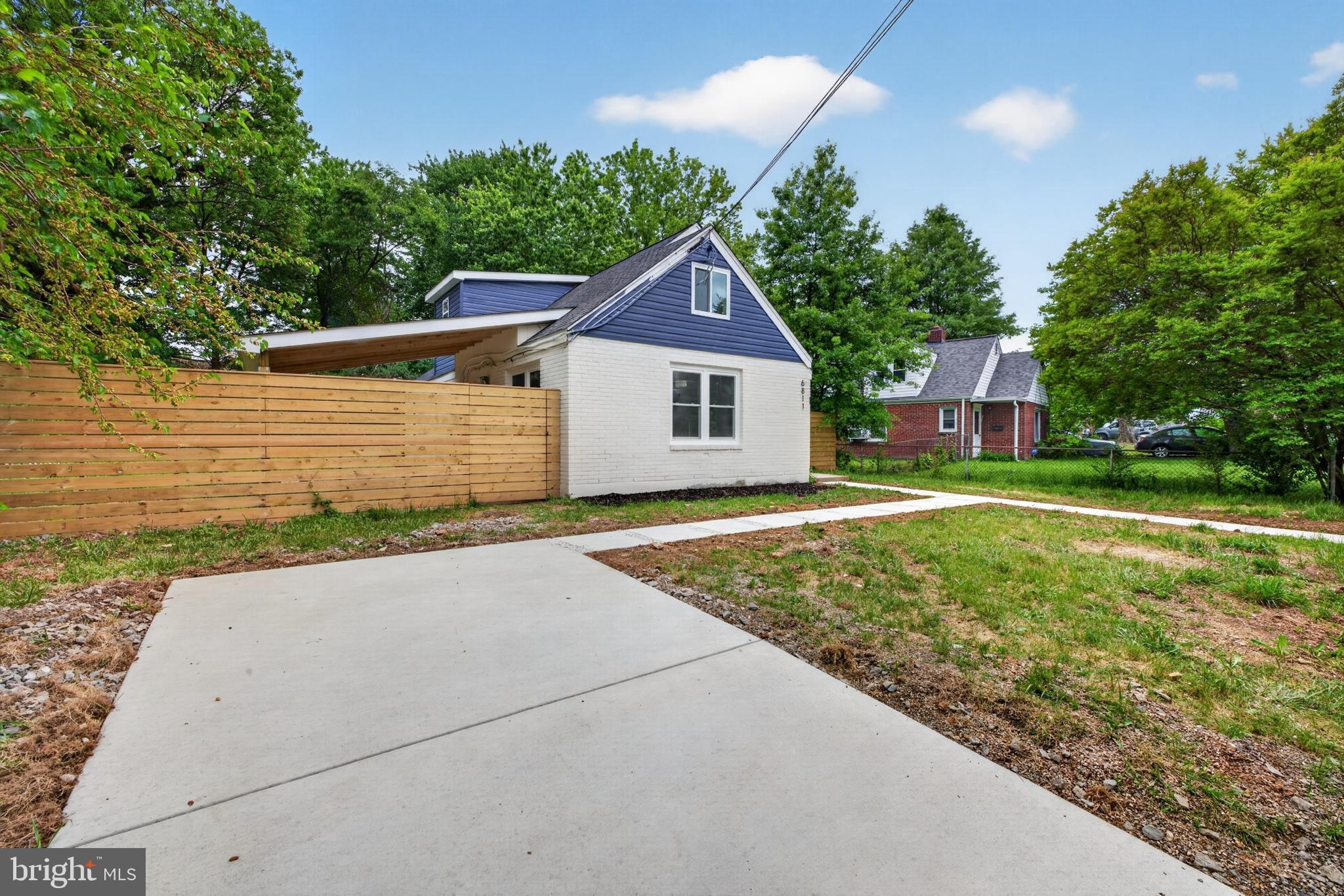 LANDOVER HILLS - Residential