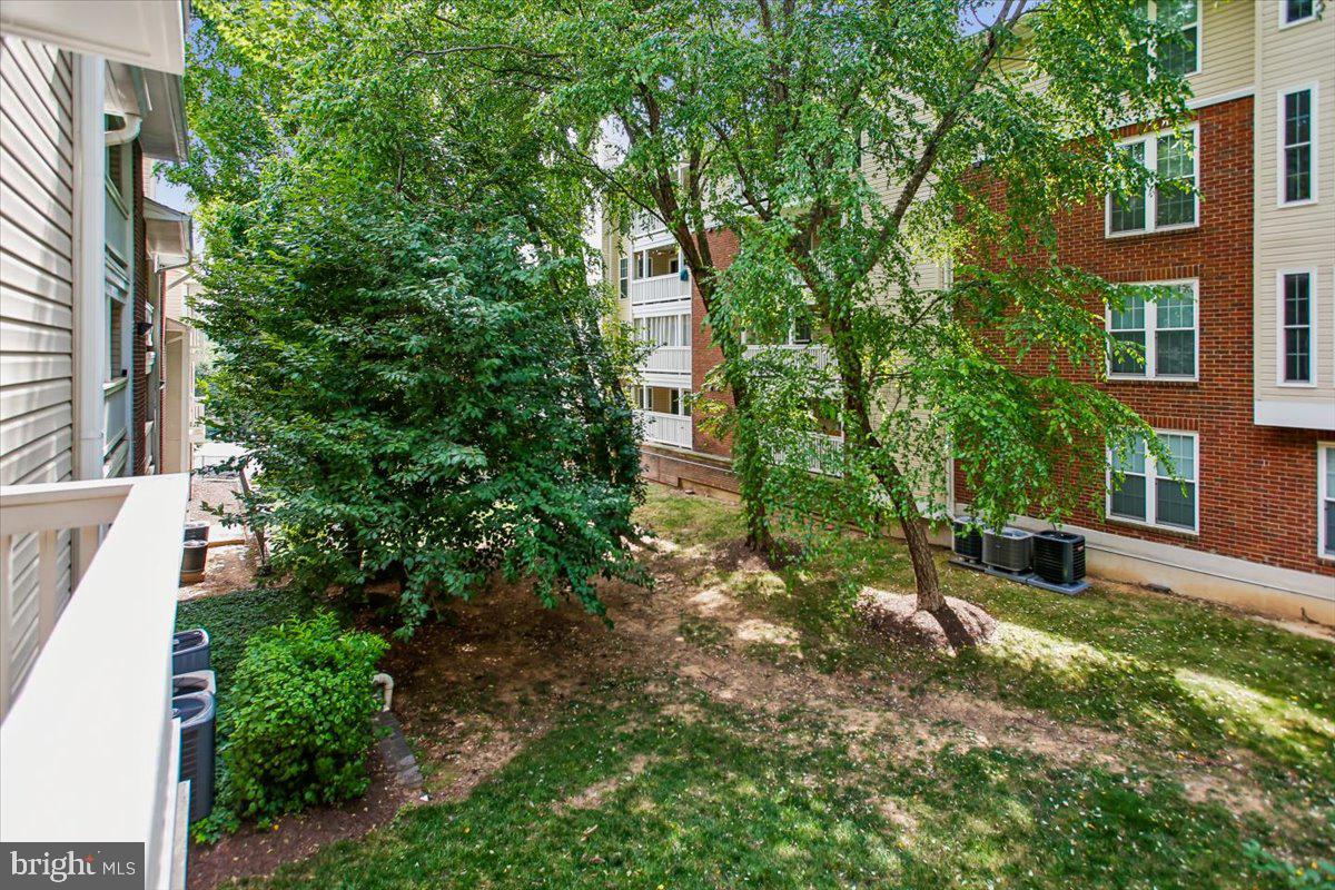 FOUNTAINS AT MCLEAN - Residential