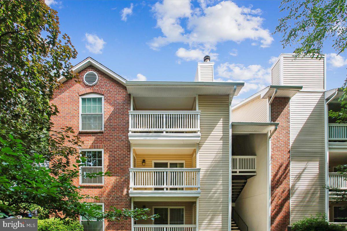 FOUNTAINS AT MCLEAN - Residential