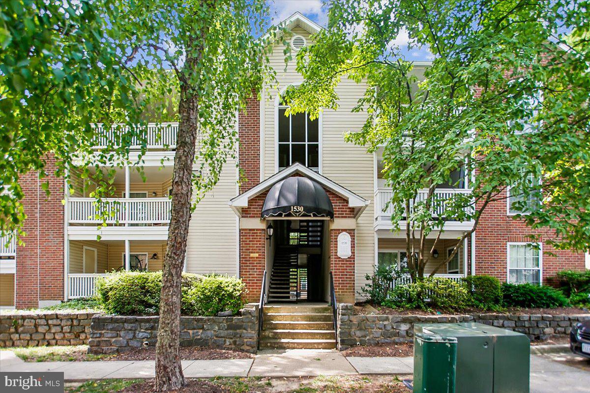 FOUNTAINS AT MCLEAN - Residential