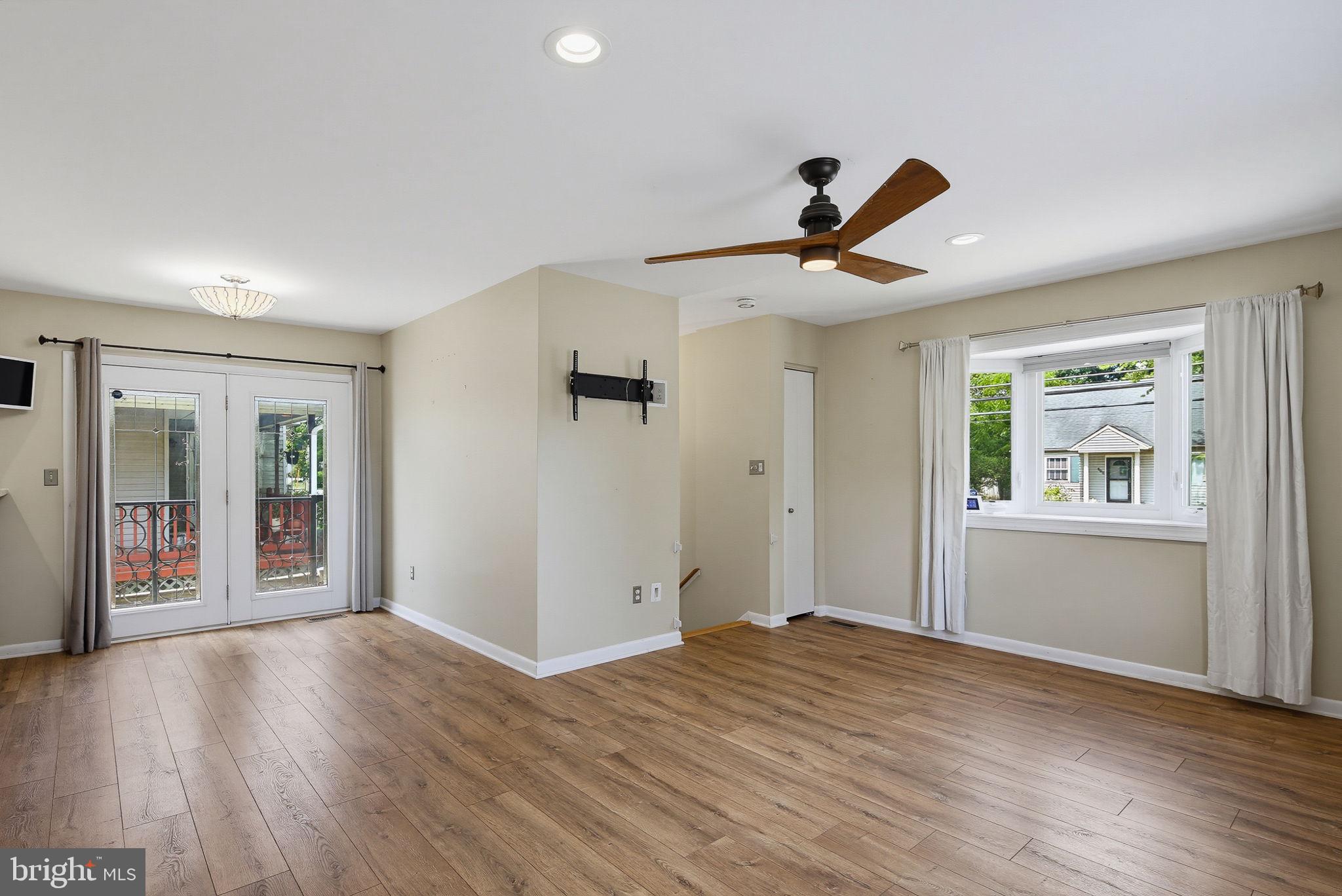 CARROLLTON MANOR - Residential
