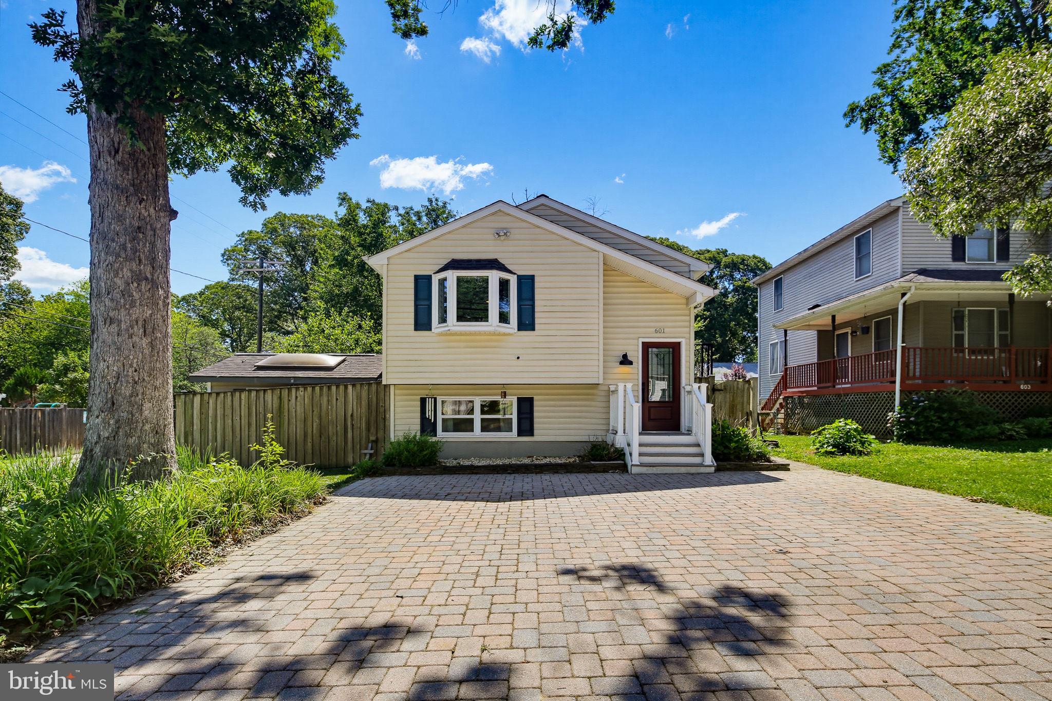 CARROLLTON MANOR - Residential