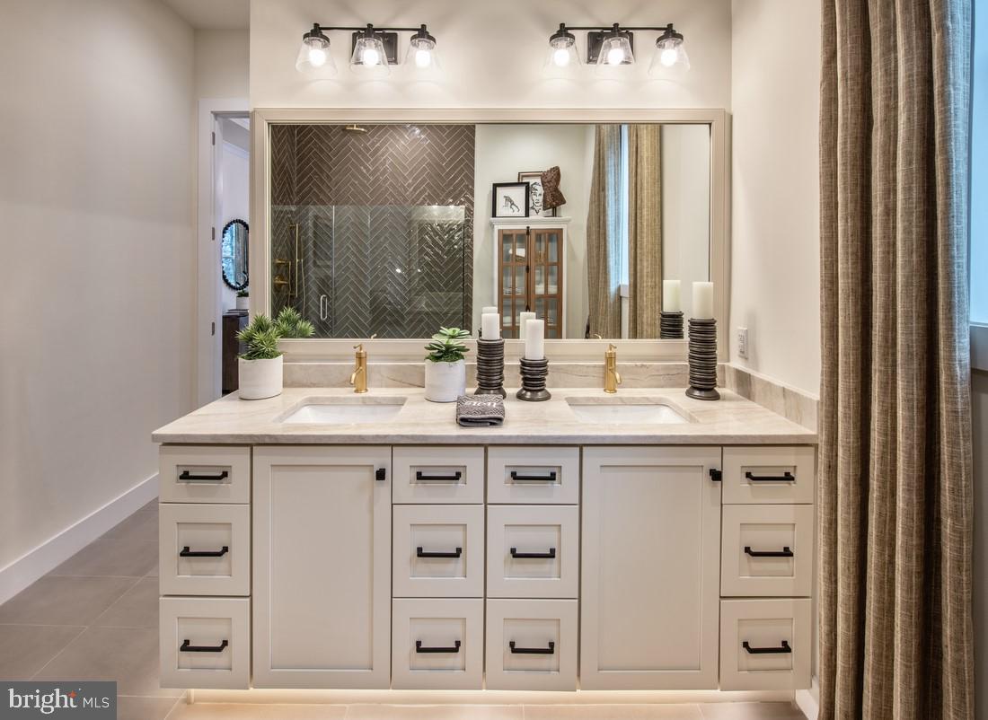REGENCY AT WATERSIDE - Residential