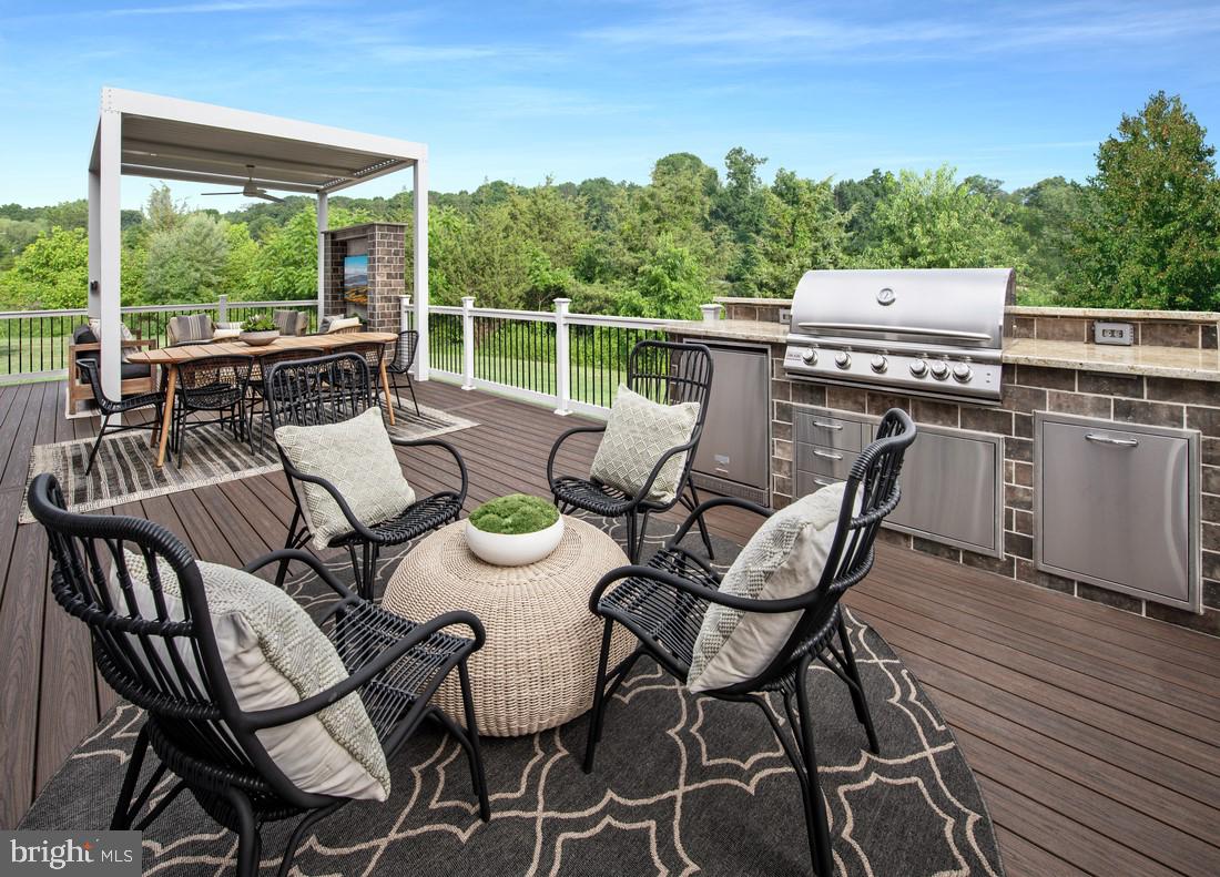REGENCY AT WATERSIDE - Residential