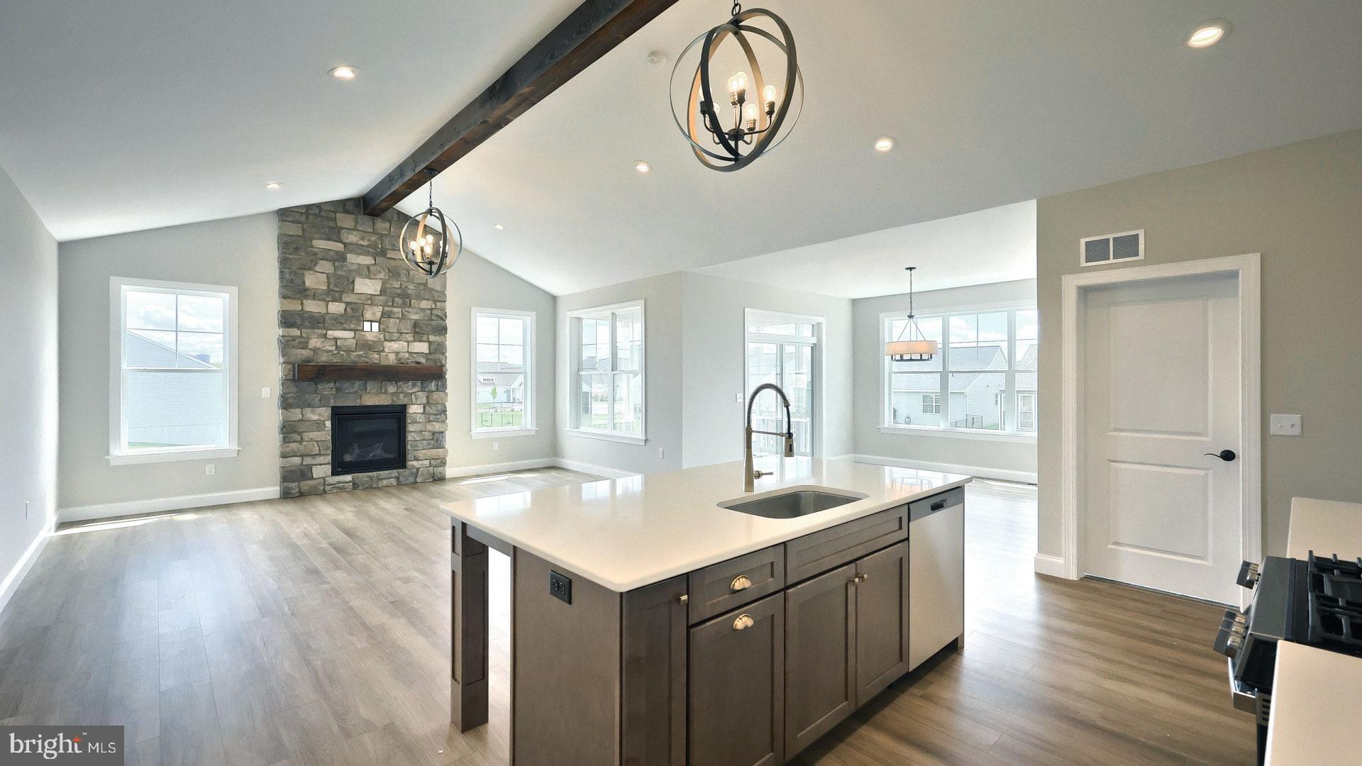 WINDING CREEK - Residential