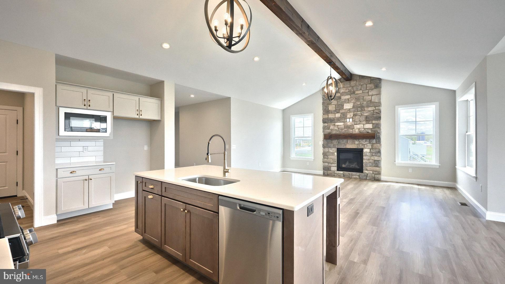 WINDING CREEK - Residential
