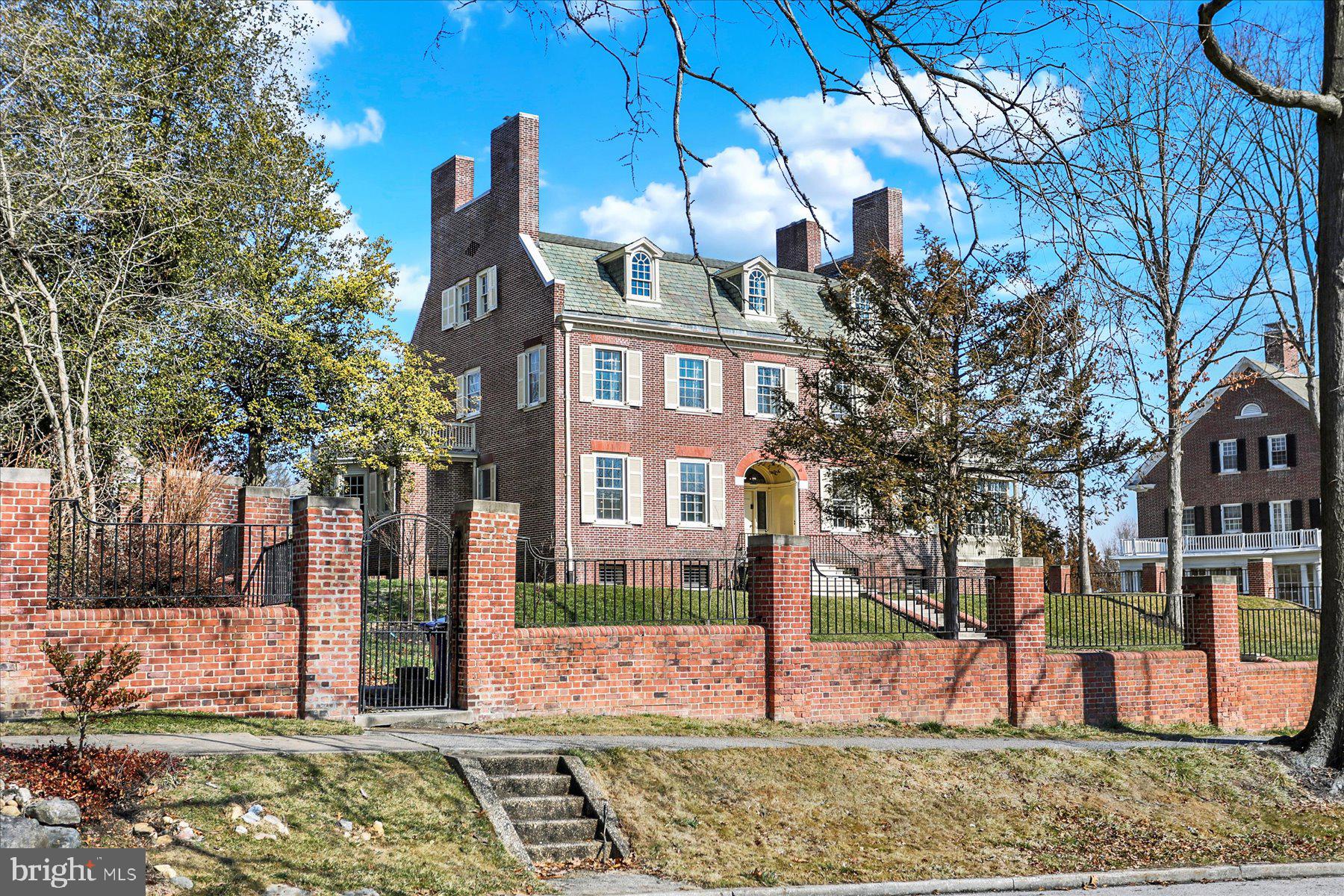 ROLAND PARK - Residential