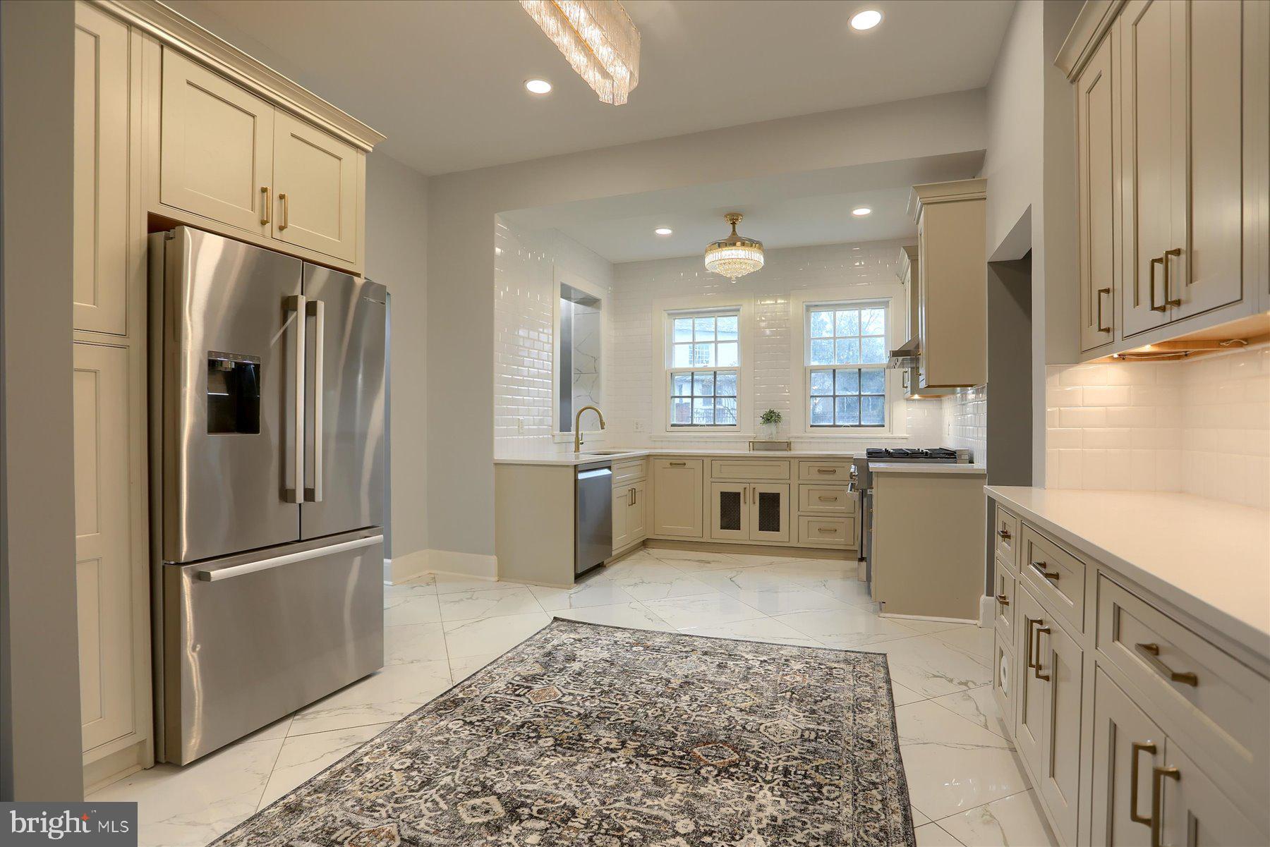 ROLAND PARK - Residential