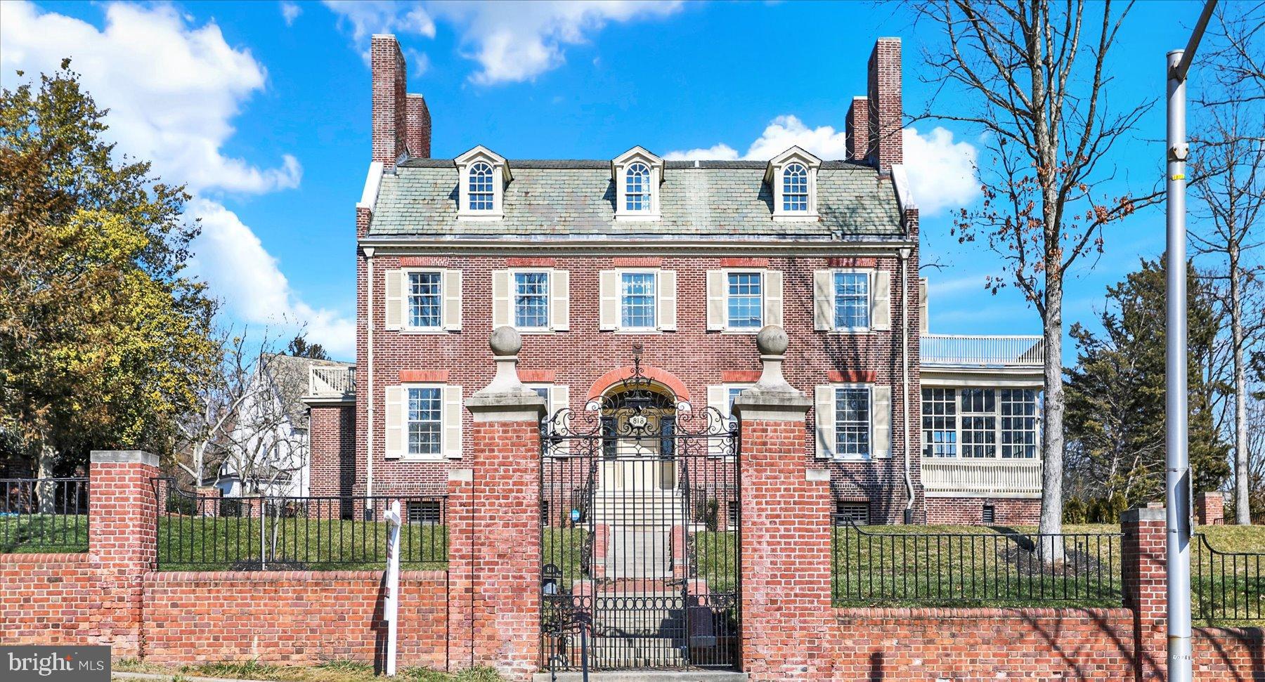 ROLAND PARK - Residential