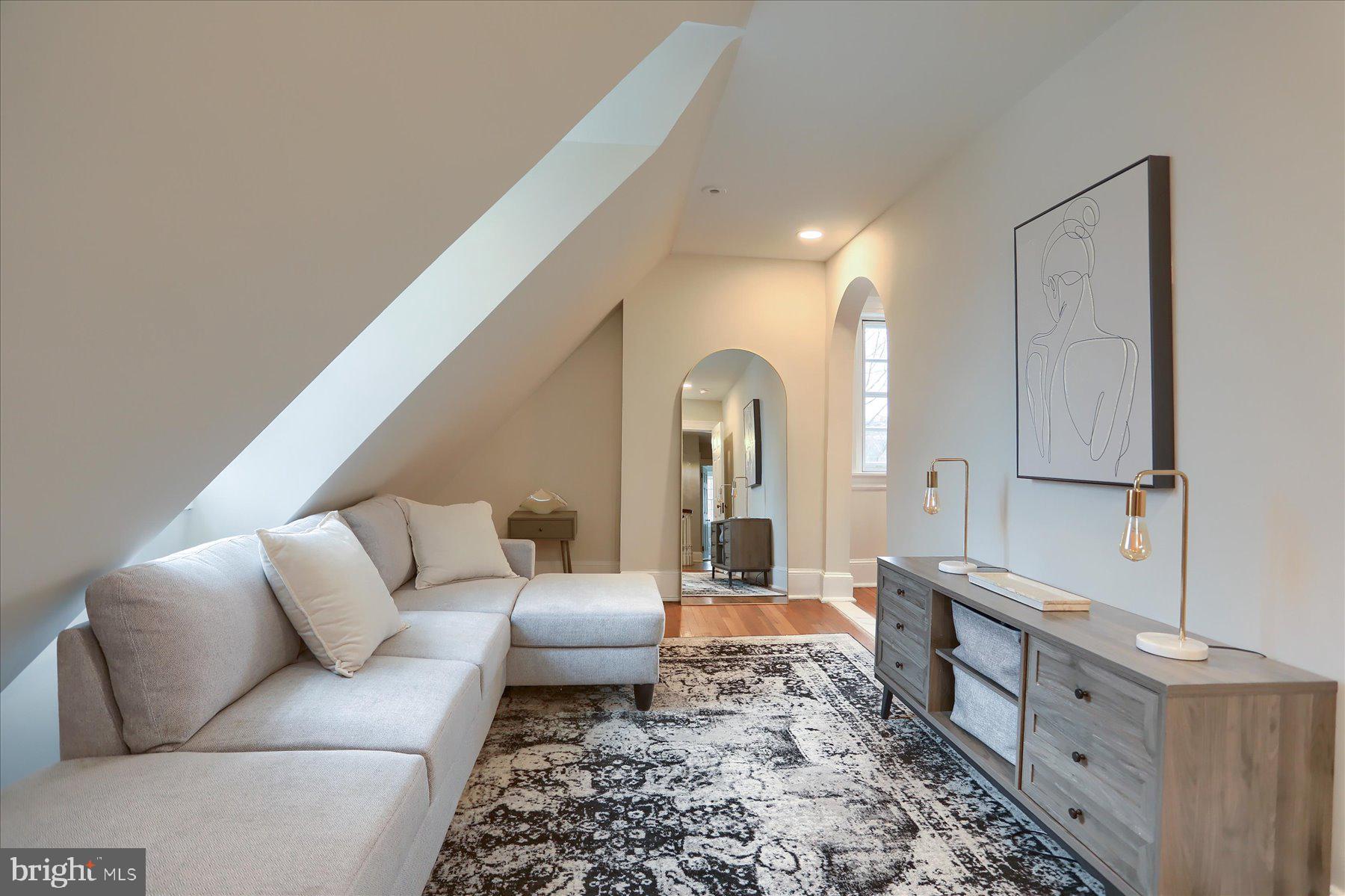 ROLAND PARK - Residential