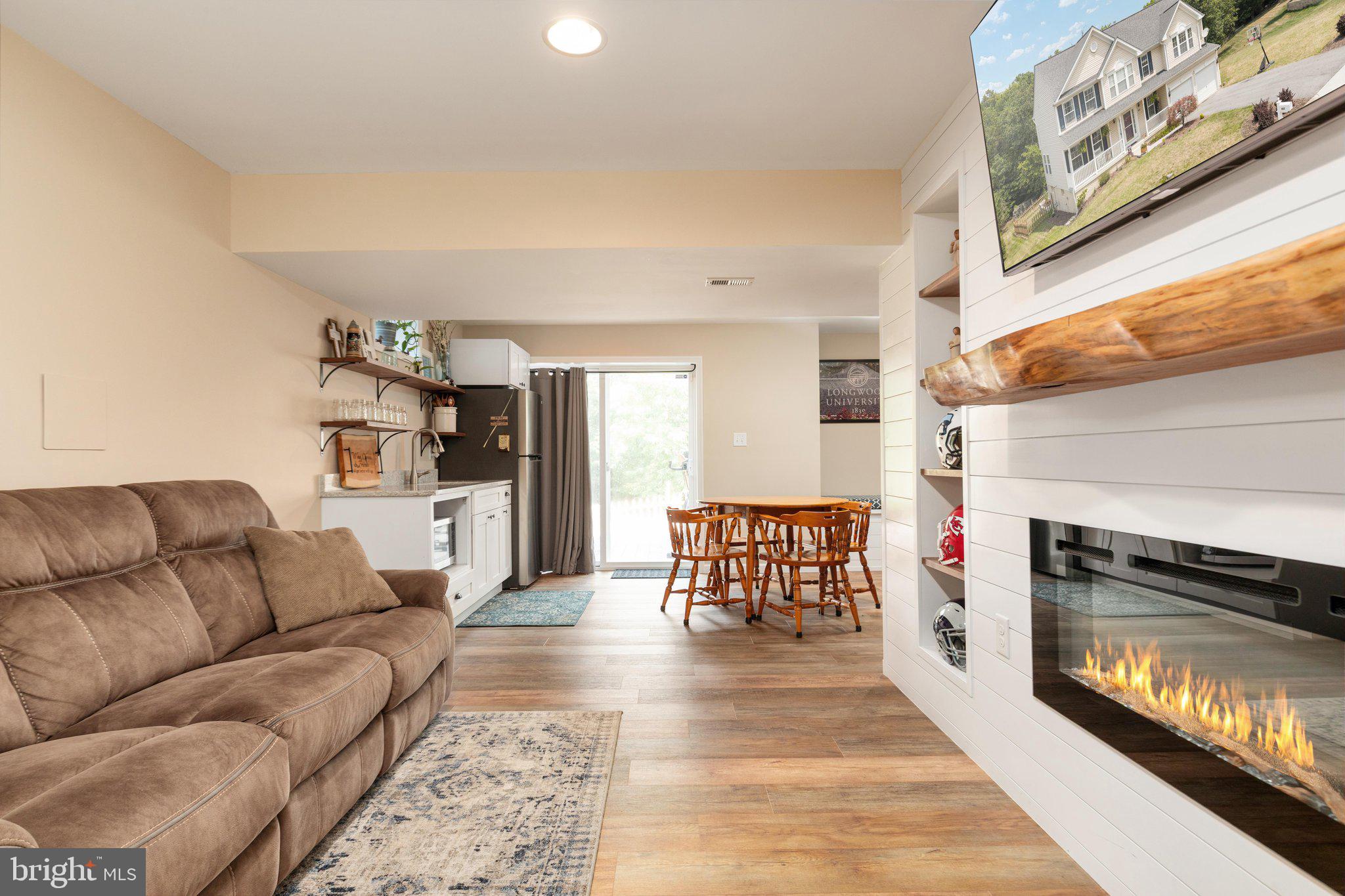 CRYSTAL HILL - Residential