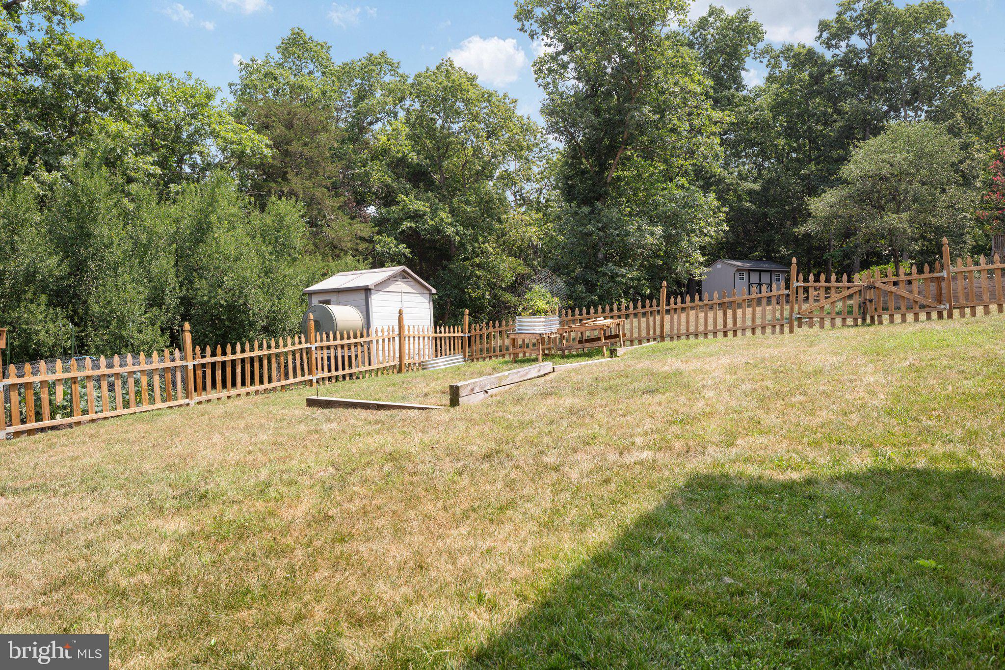 CRYSTAL HILL - Residential
