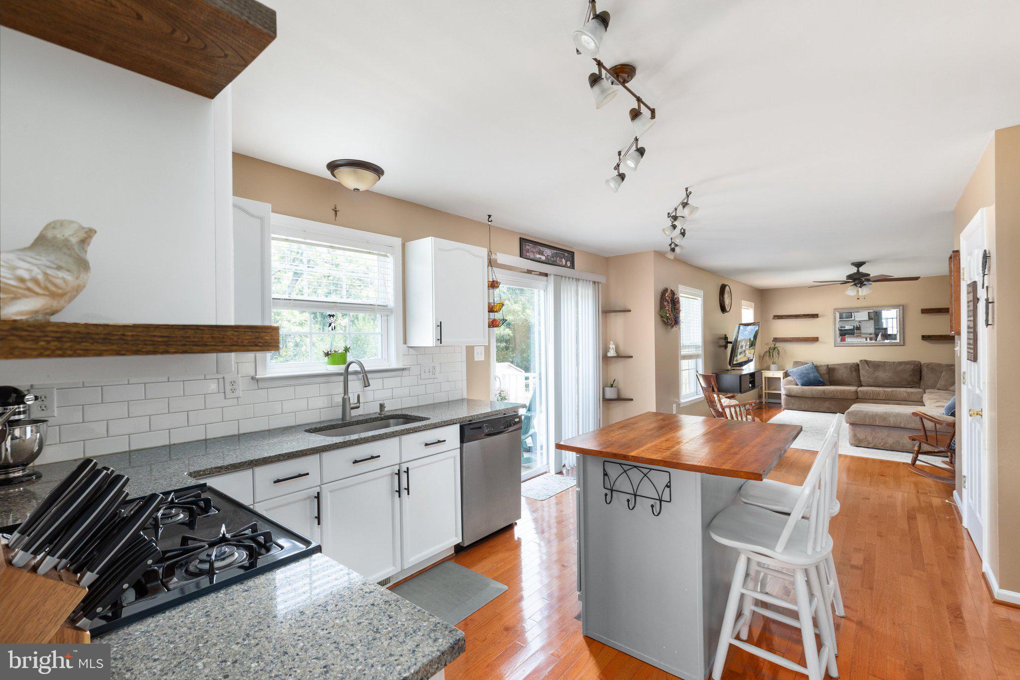 CRYSTAL HILL - Residential