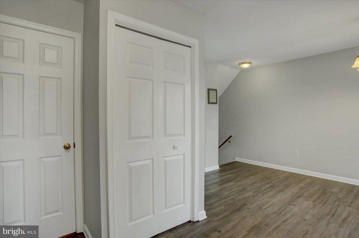 MOUNTAIN SHADOWS CT - Residential
