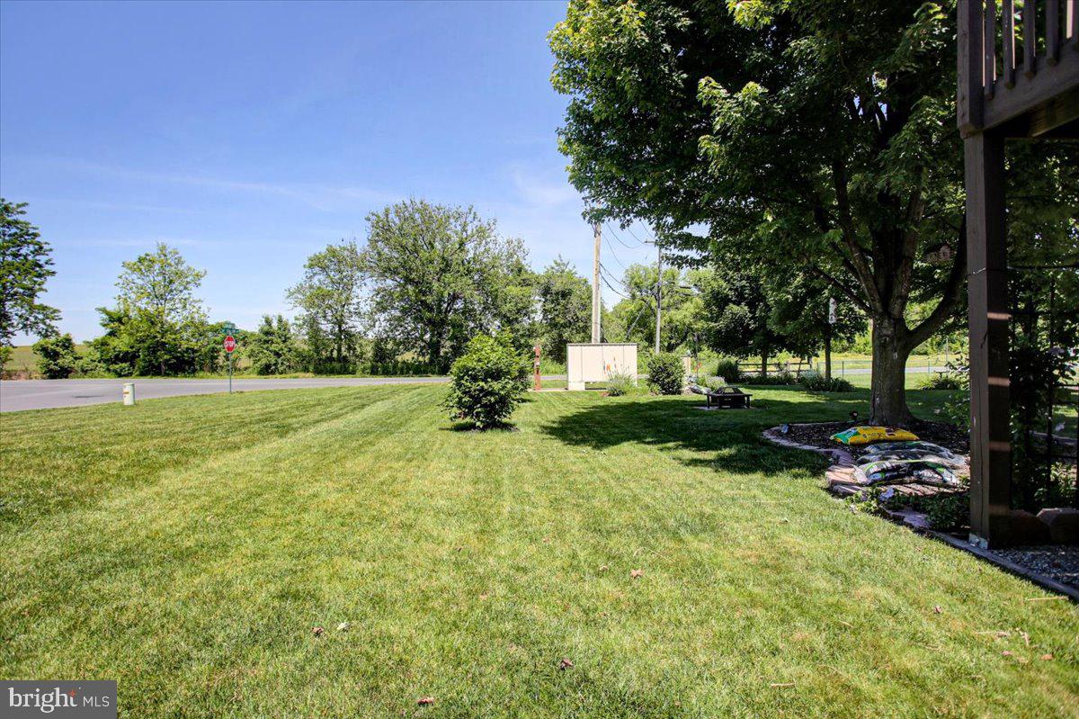 MOUNTAIN SHADOWS CT - Residential