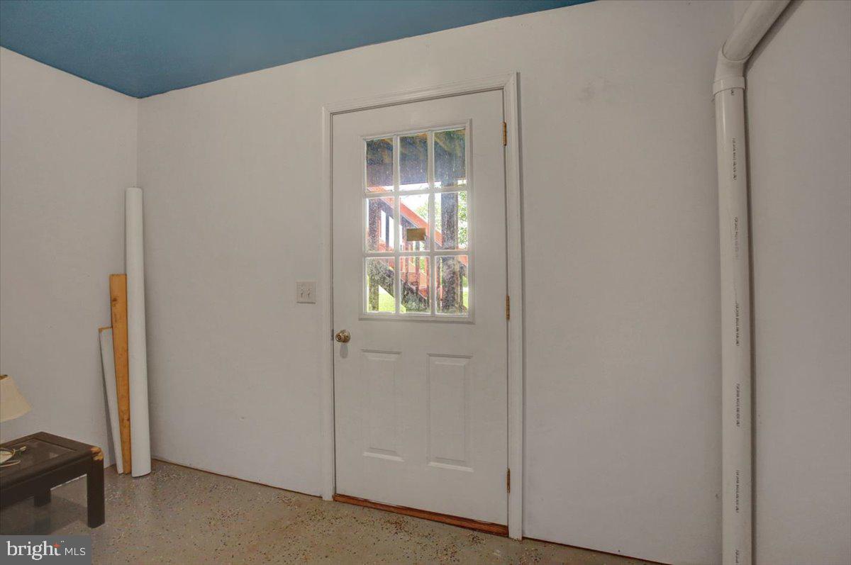 MOUNTAIN SHADOWS CT - Residential