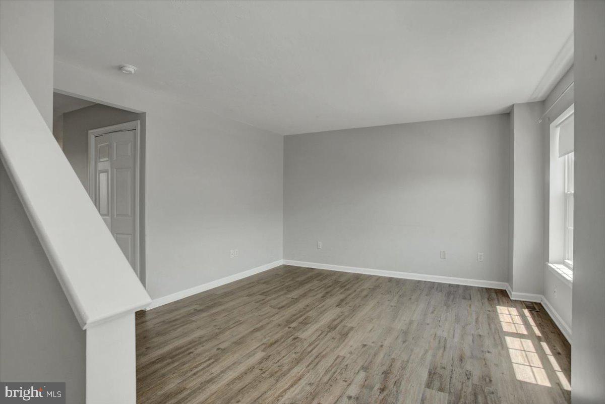 MOUNTAIN SHADOWS CT - Residential