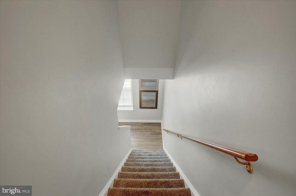 MOUNTAIN SHADOWS CT - Residential
