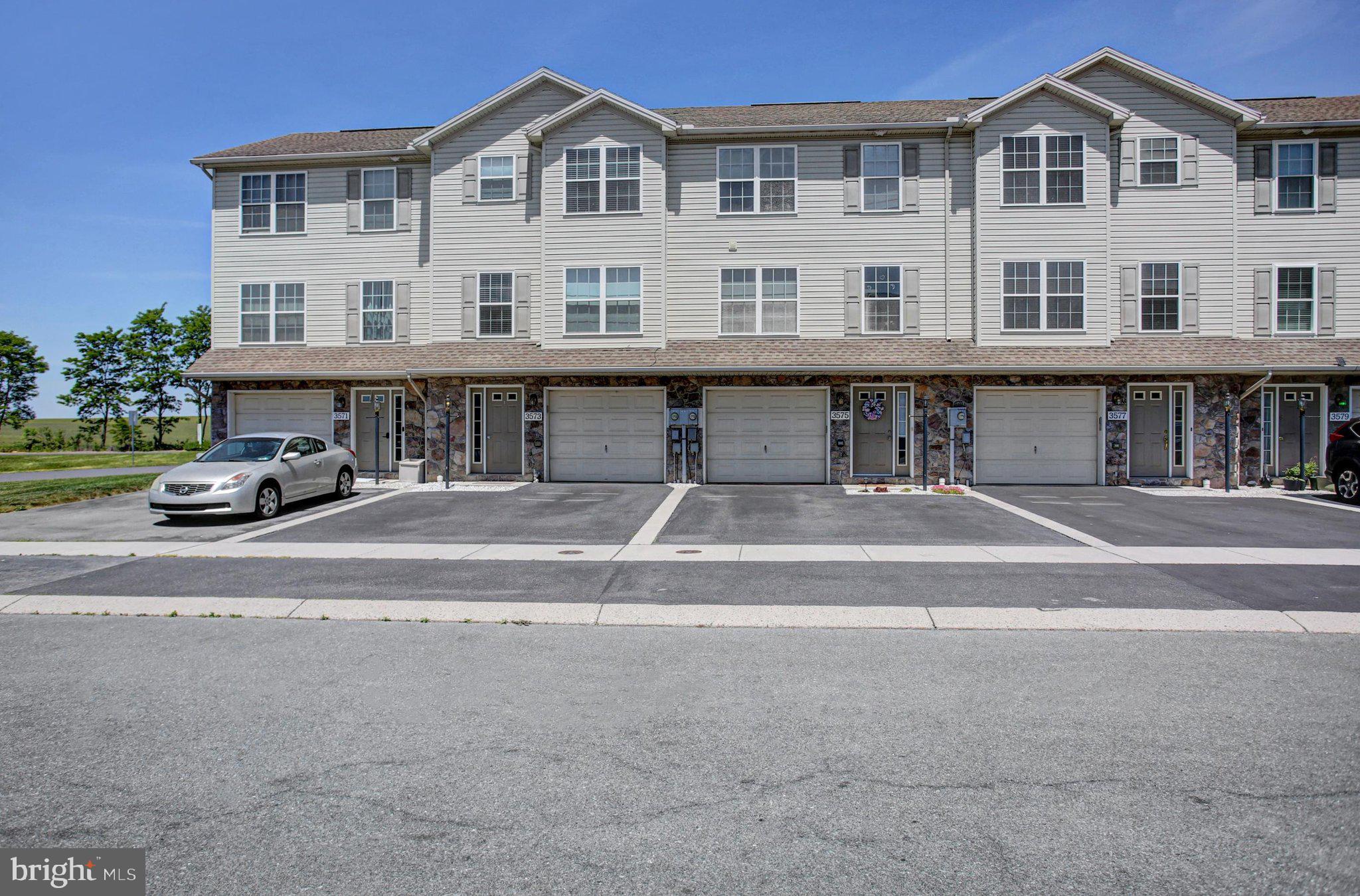 MOUNTAIN SHADOWS CT - Residential