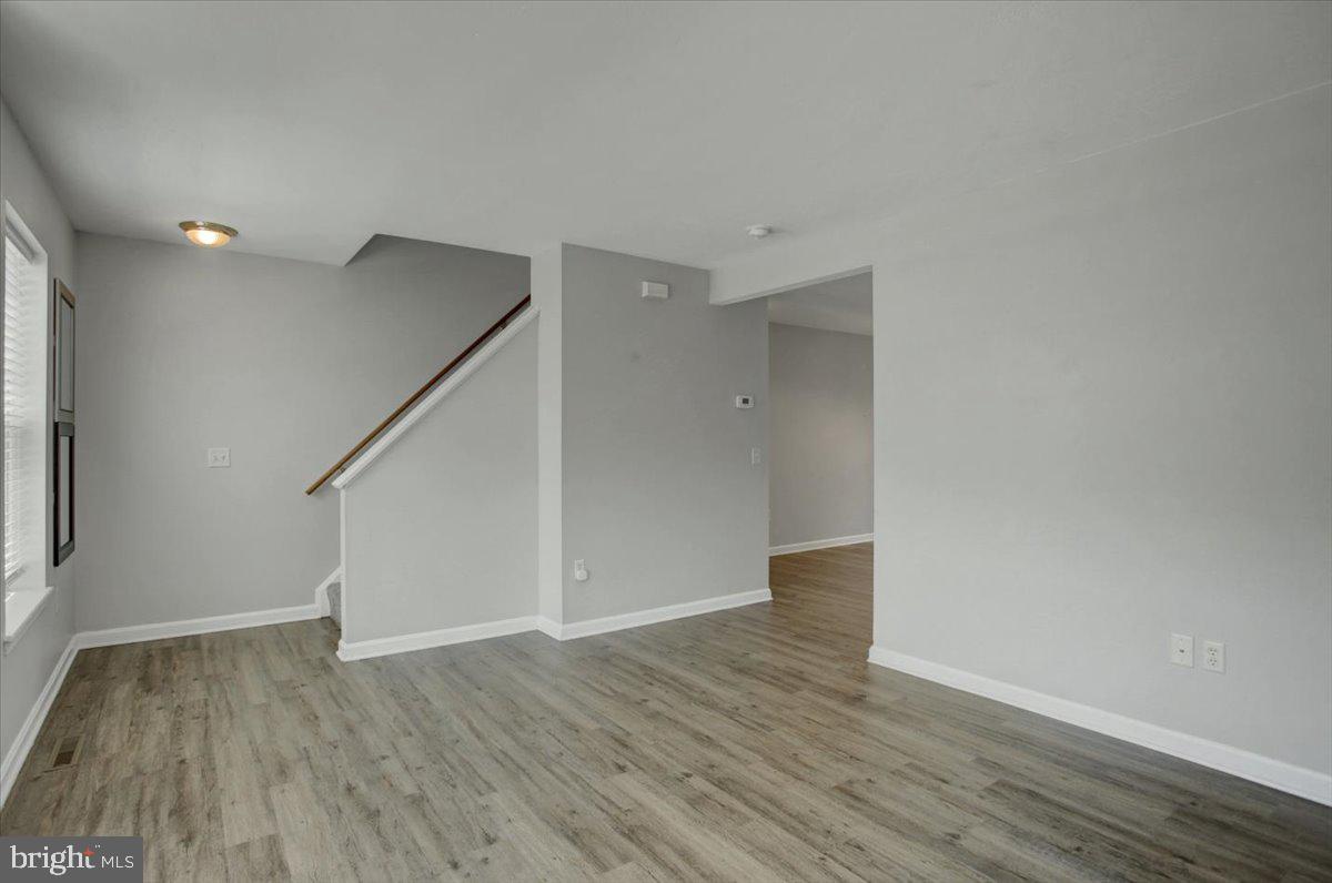 MOUNTAIN SHADOWS CT - Residential