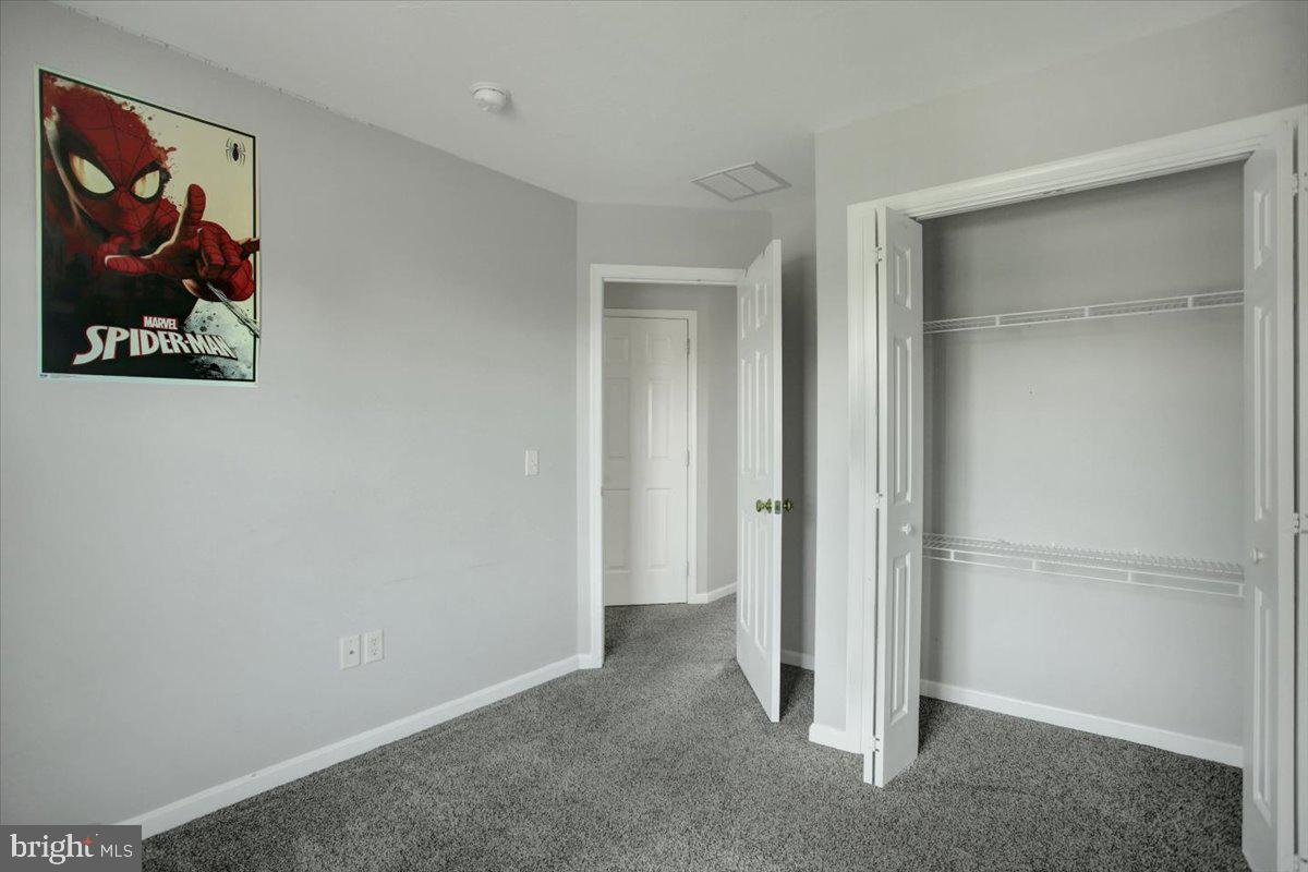 MOUNTAIN SHADOWS CT - Residential