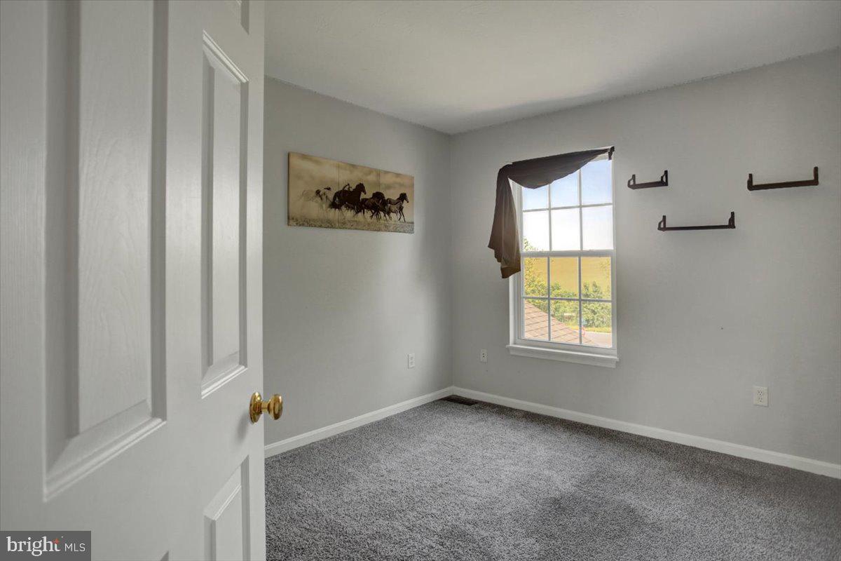 MOUNTAIN SHADOWS CT - Residential
