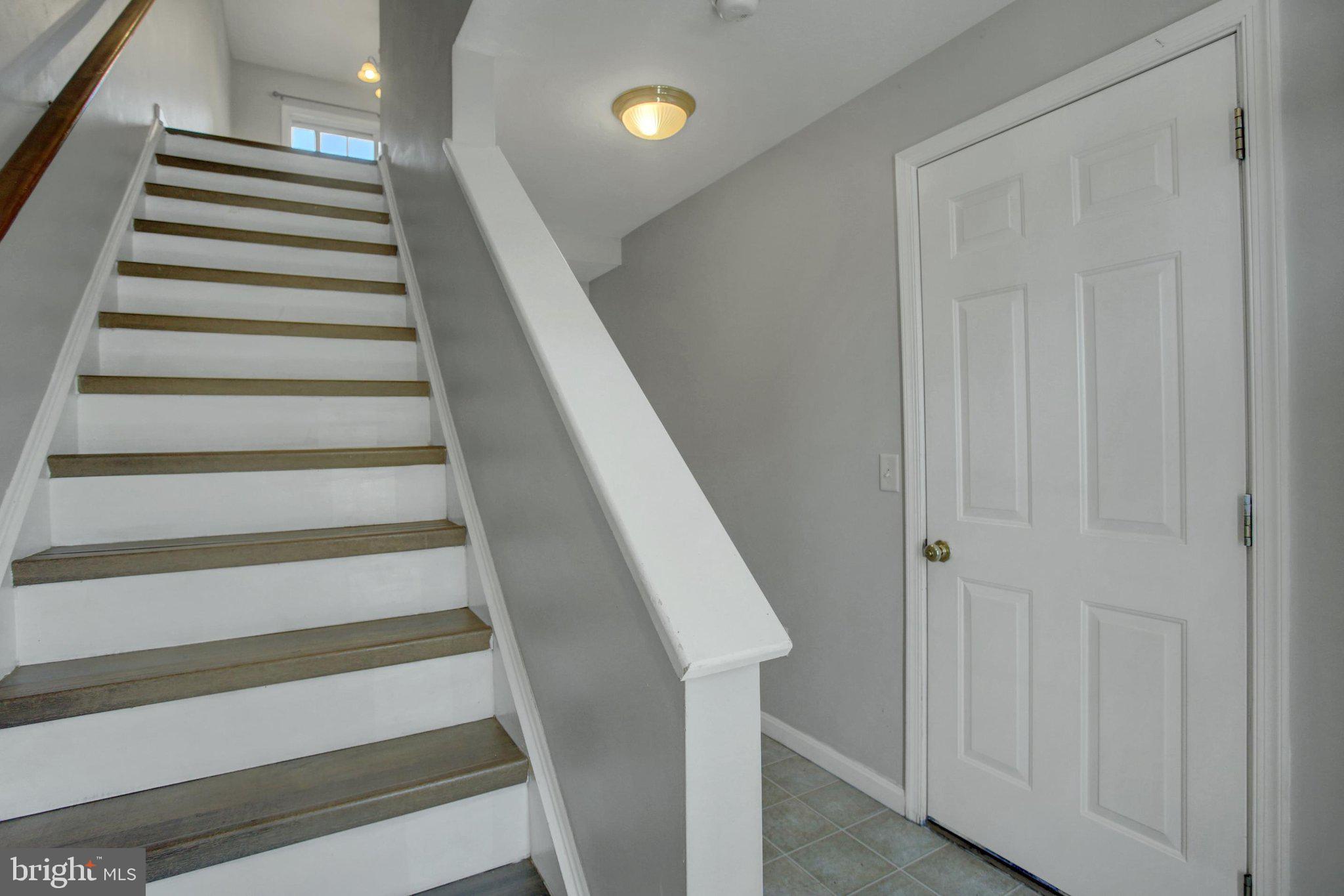 MOUNTAIN SHADOWS CT - Residential