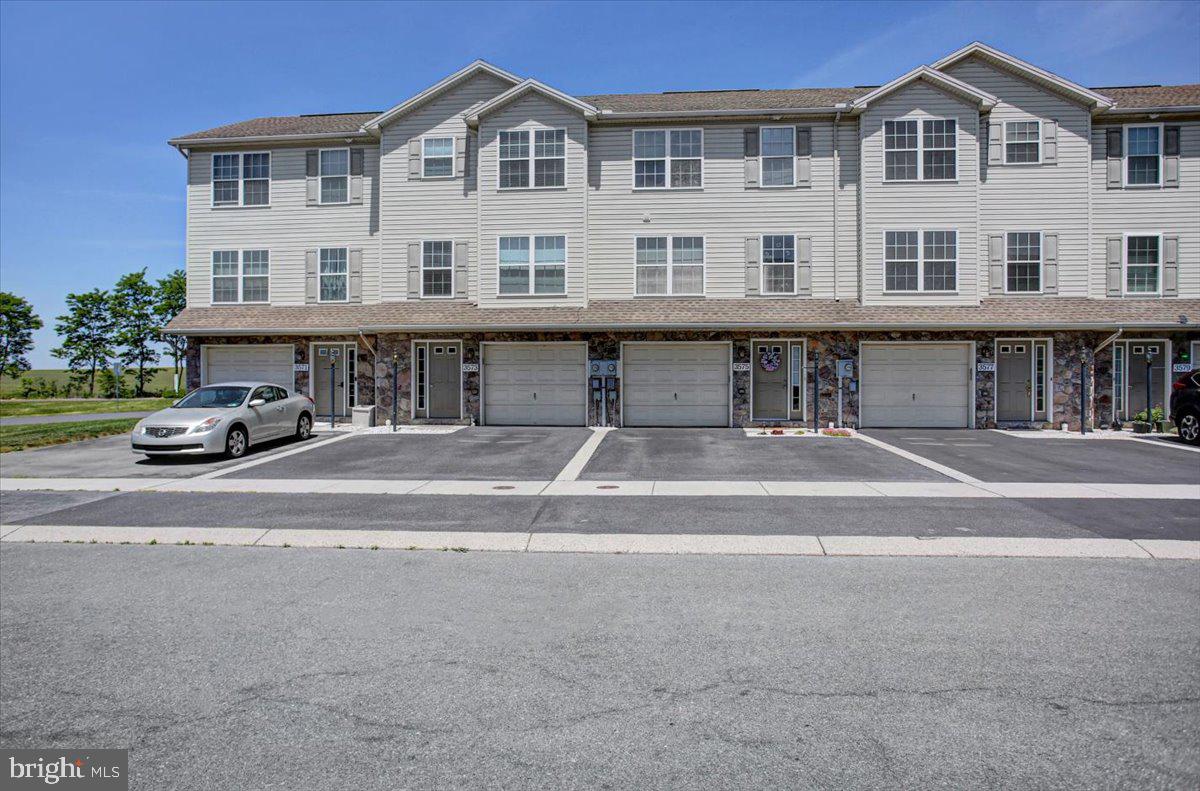 MOUNTAIN SHADOWS CT - Residential