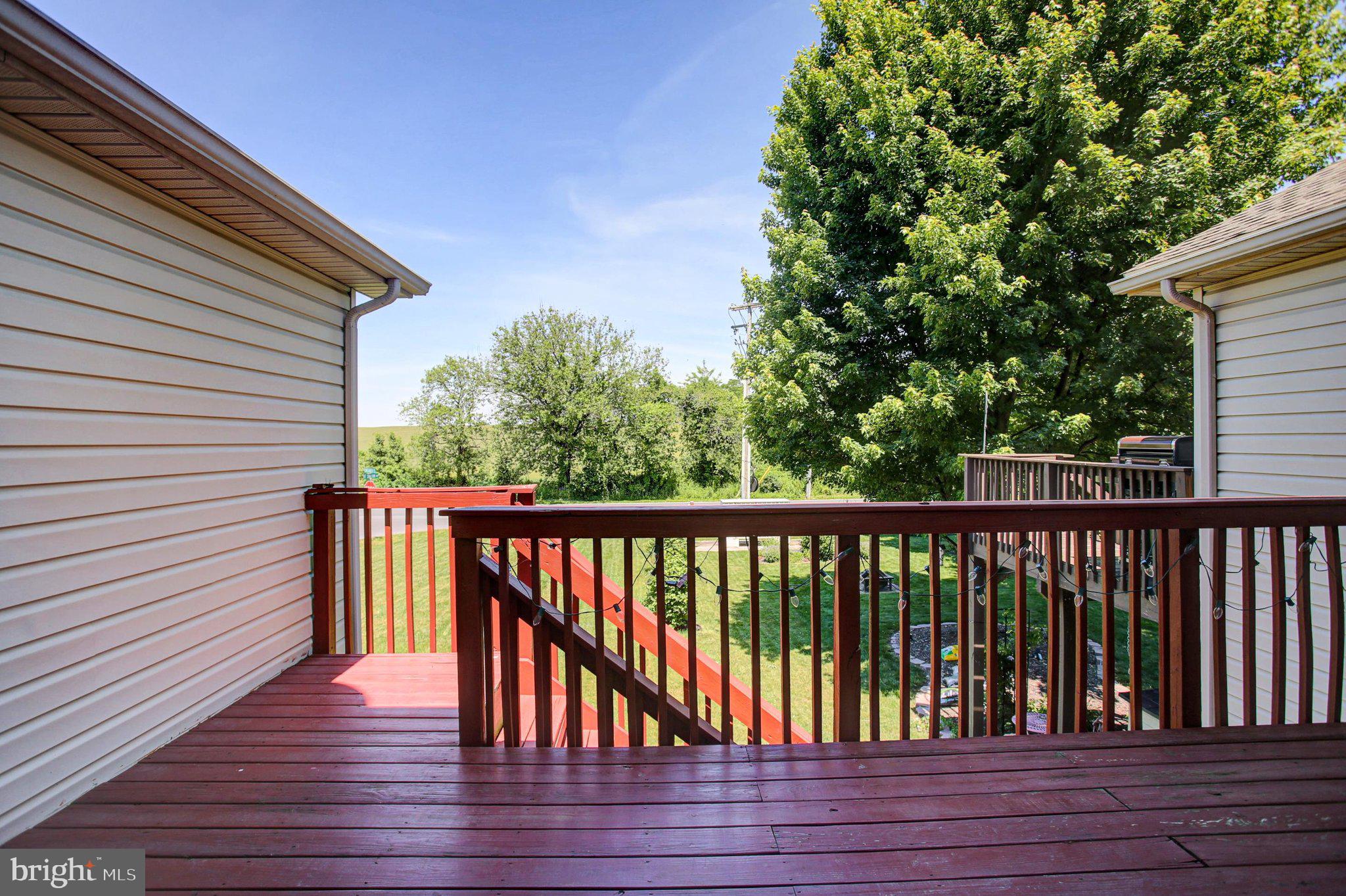 MOUNTAIN SHADOWS CT - Residential