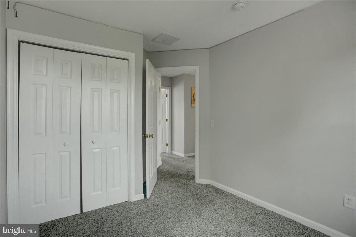 MOUNTAIN SHADOWS CT - Residential