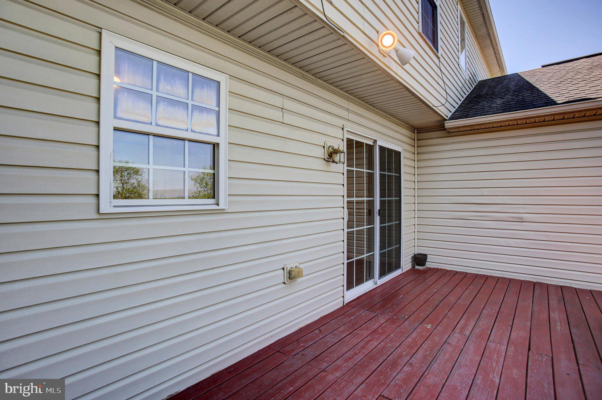 MOUNTAIN SHADOWS CT - Residential