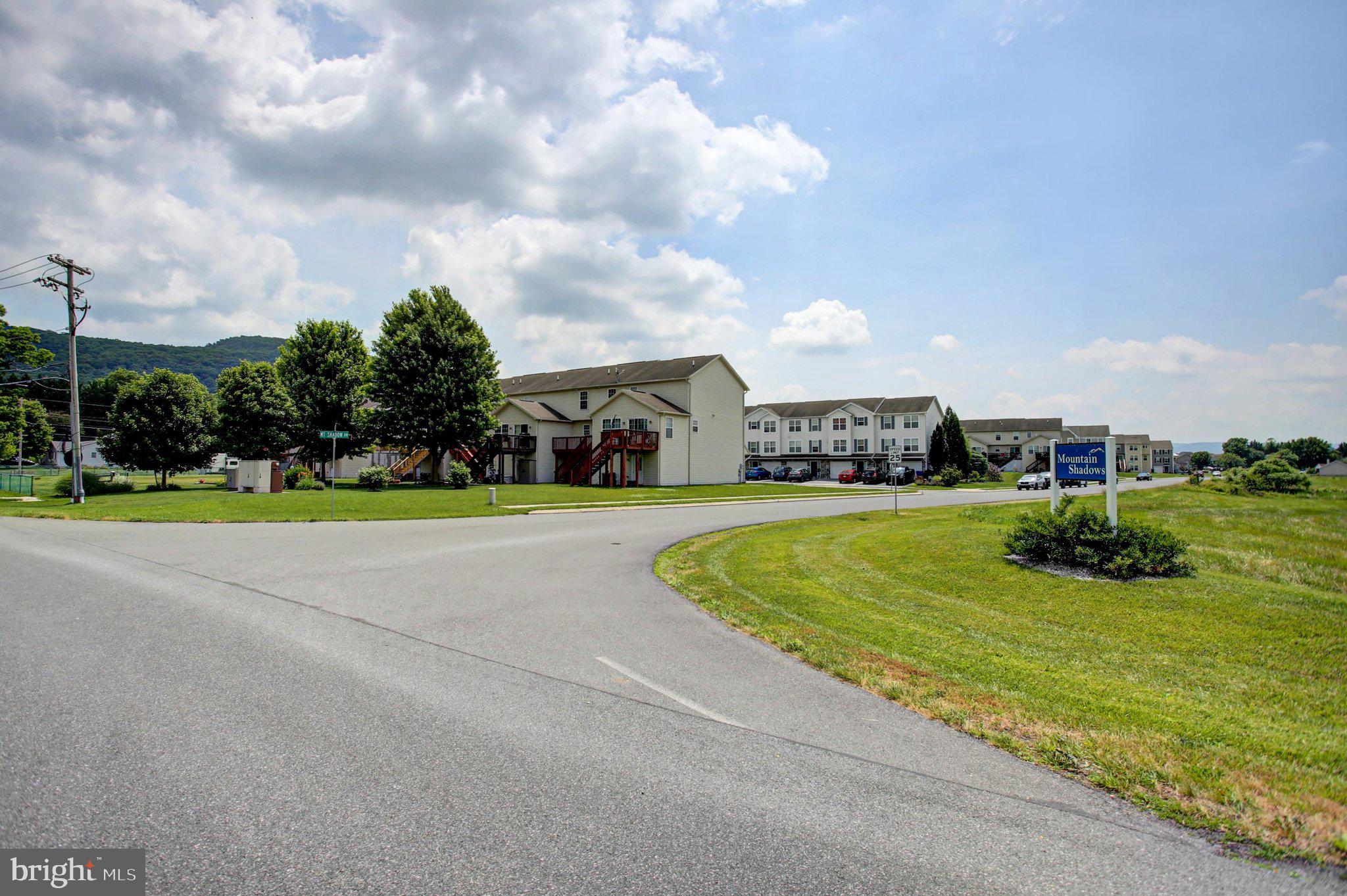 MOUNTAIN SHADOWS CT - Residential
