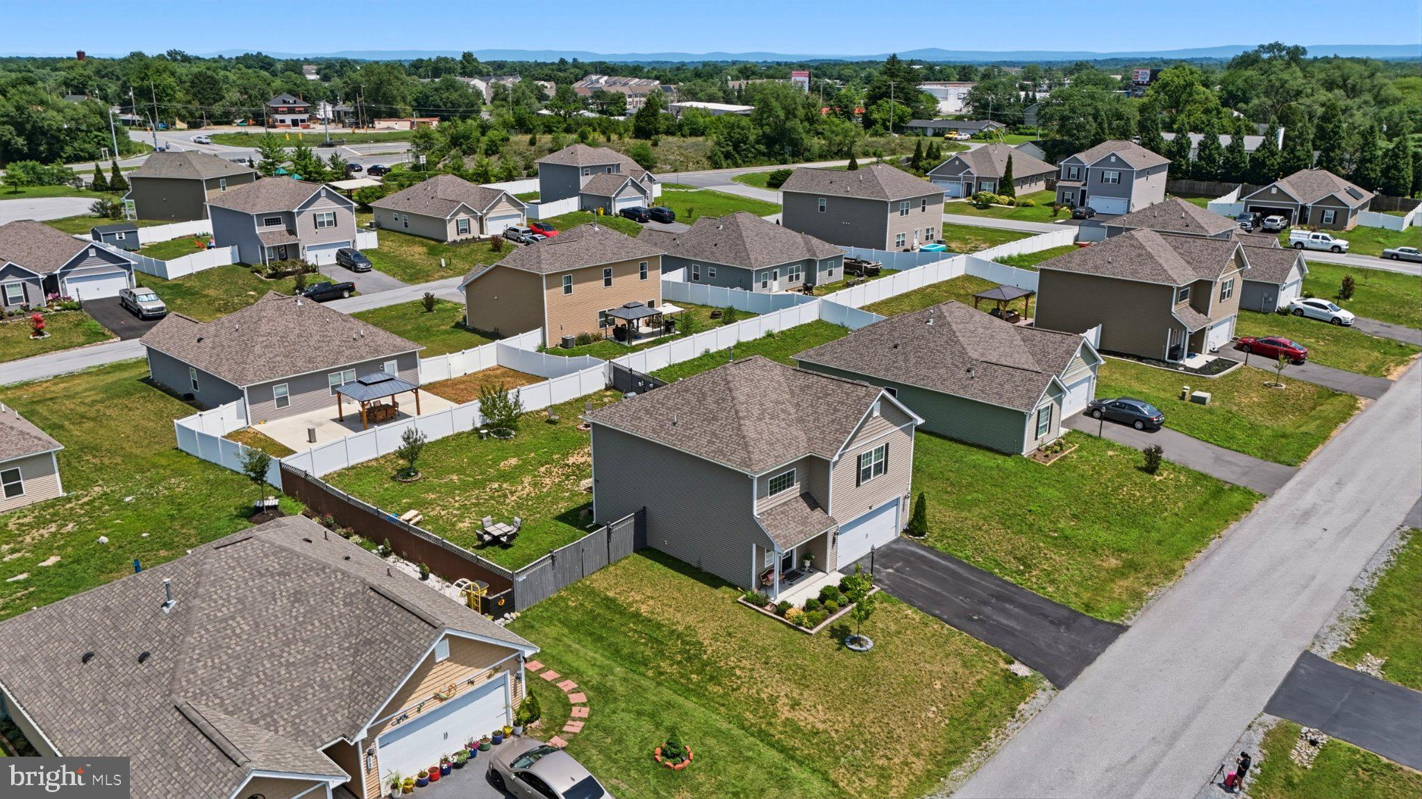 MCGINNIS POINT - Residential