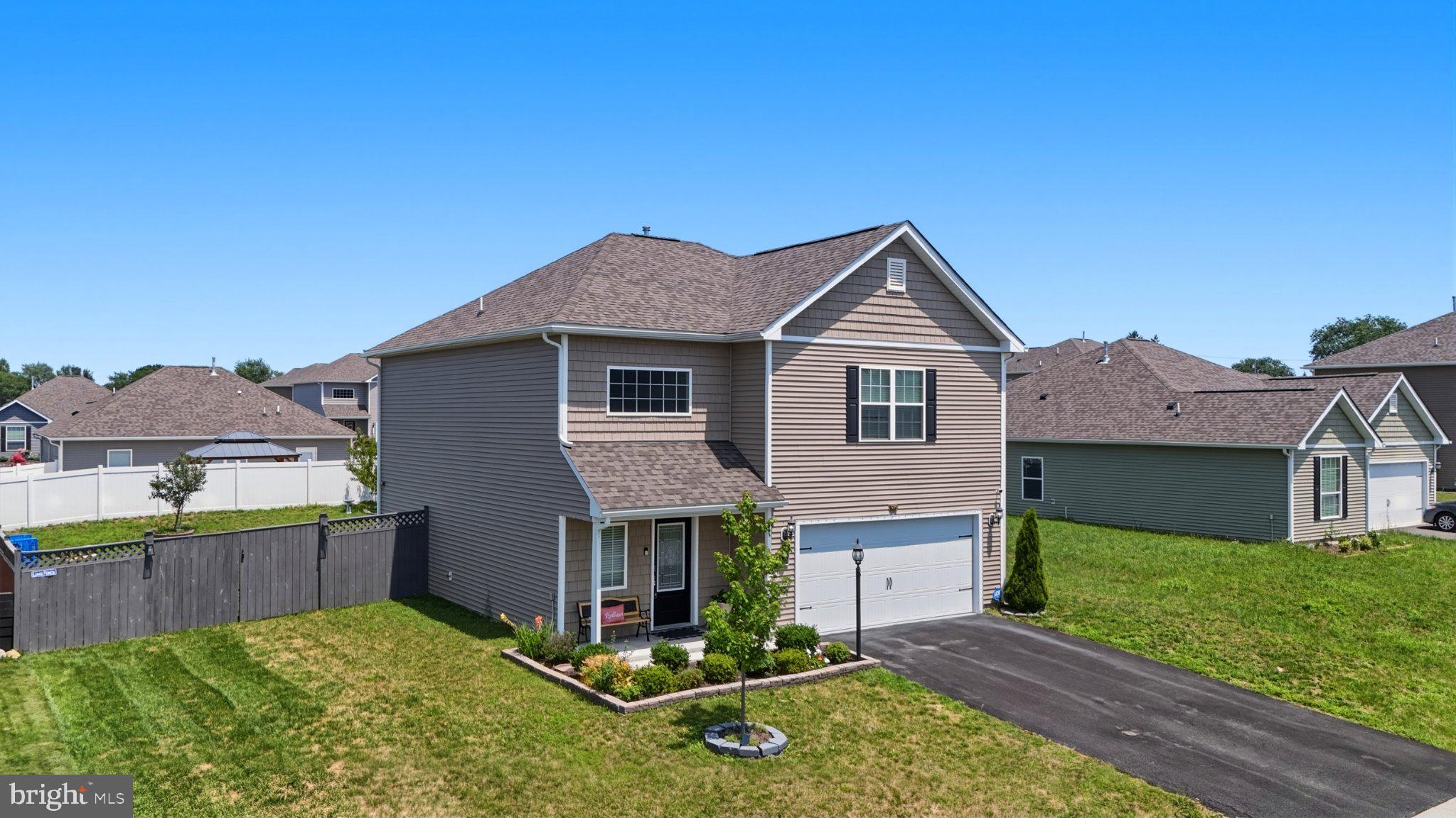 MCGINNIS POINT - Residential