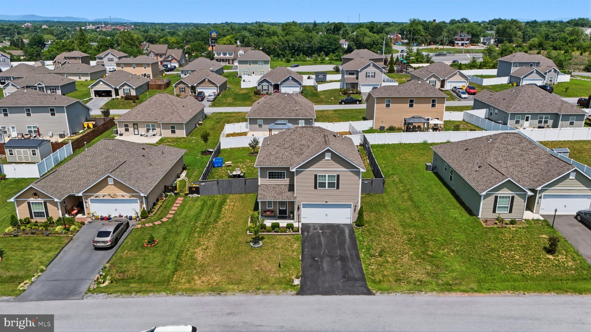 MCGINNIS POINT - Residential
