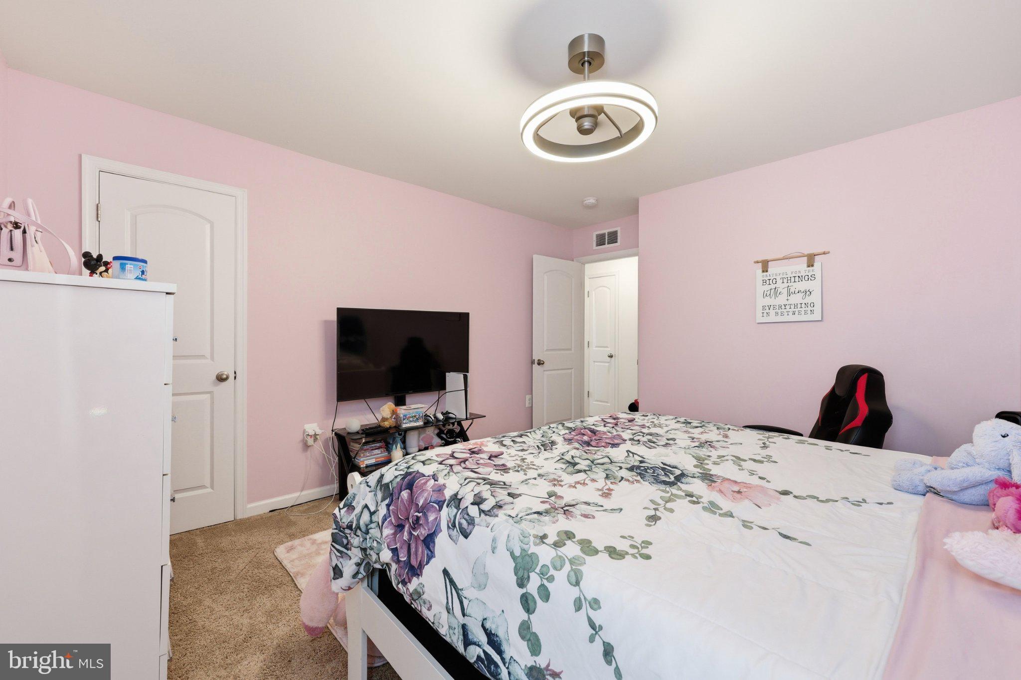 MCGINNIS POINT - Residential