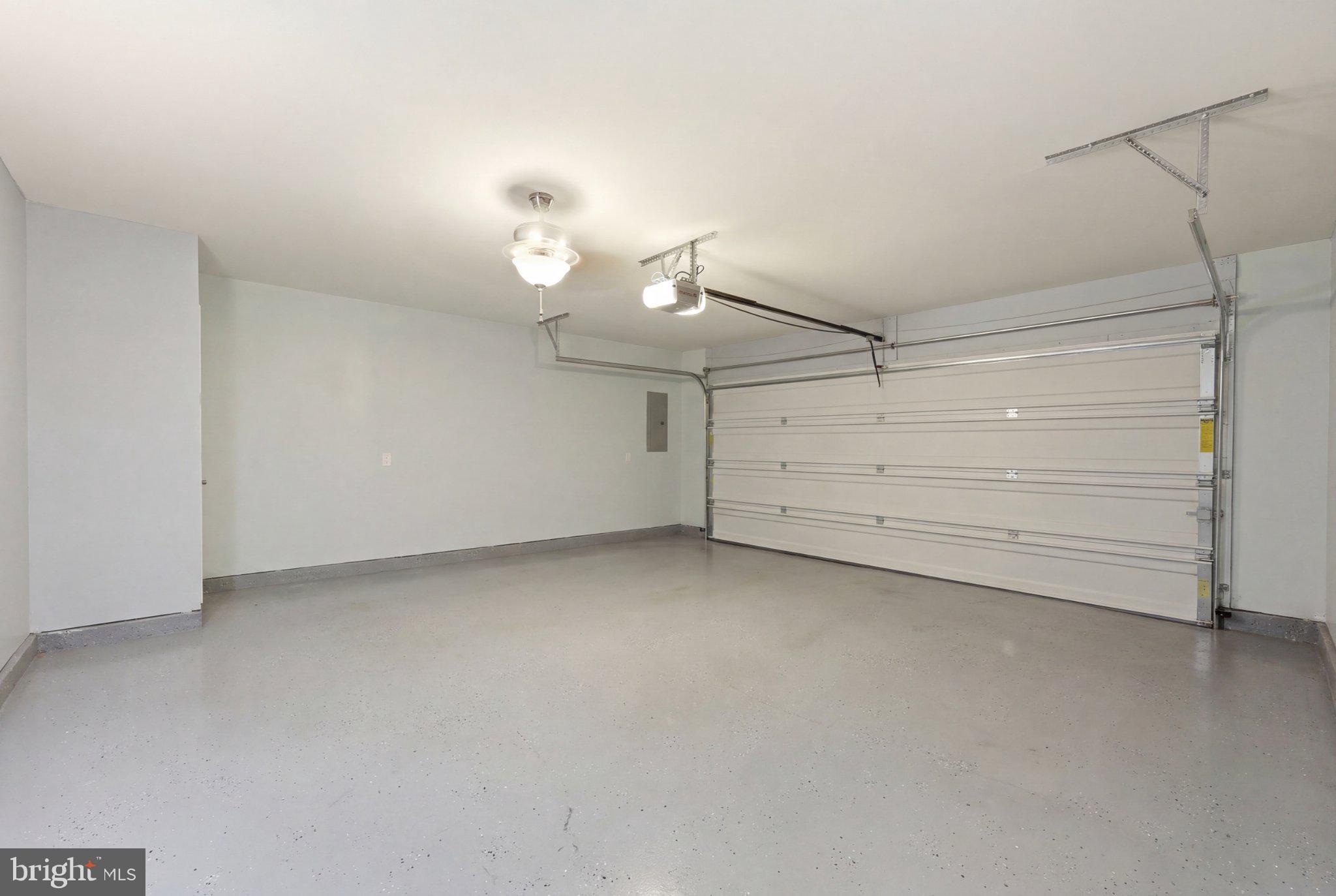 MCGINNIS POINT - Residential