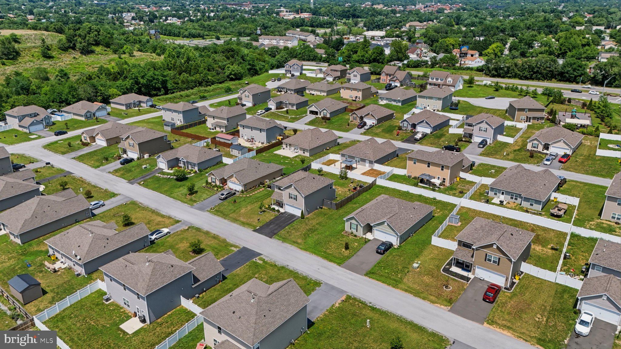 MCGINNIS POINT - Residential